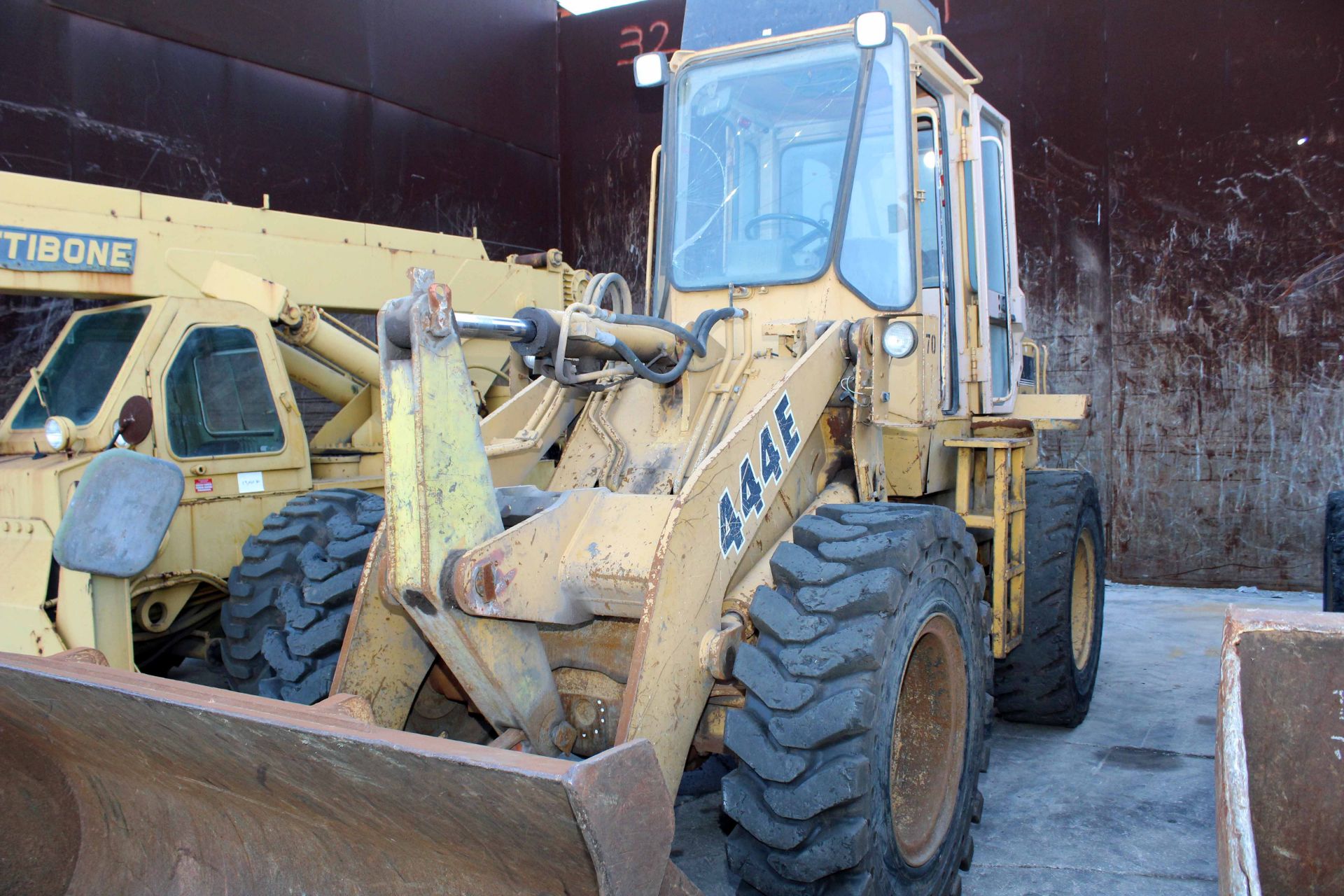 ARTICULATED FRONT END LOADER, JOHN DEERE MDL. 444E, bucket, S/N CK444EB001498 - Image 4 of 6