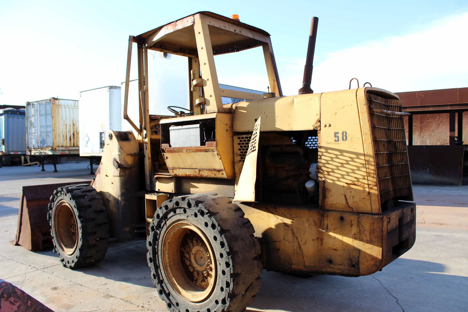 ARTICULATED FRONT END LOADER, JOHN DEERE MDL. 444, S/N 009020T