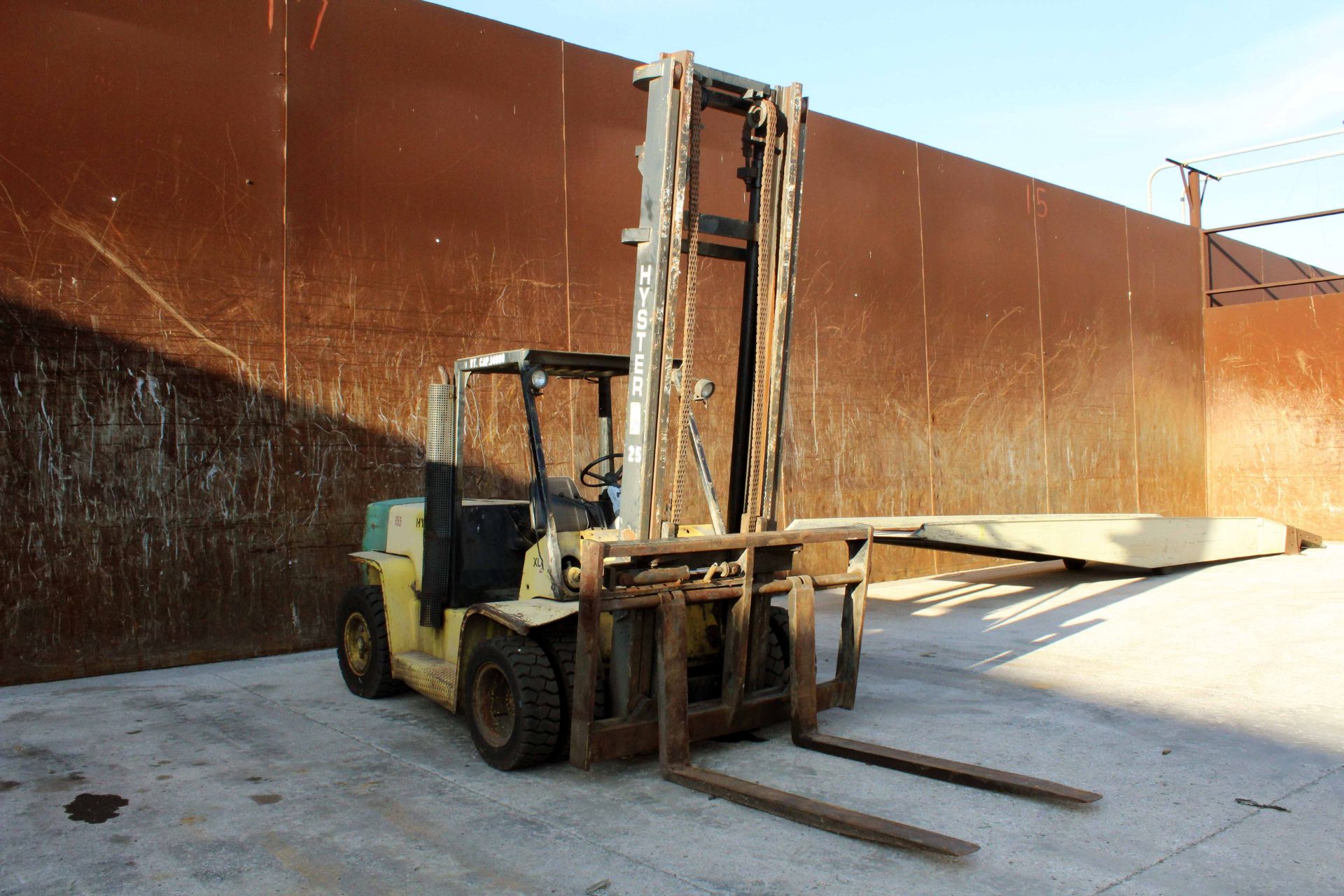 FORKLIFT, HYSTER 15,000 LB. CAP. MDL. H155XL, diesel pwrd., dual front solid rubber tires, S/N - Image 2 of 4