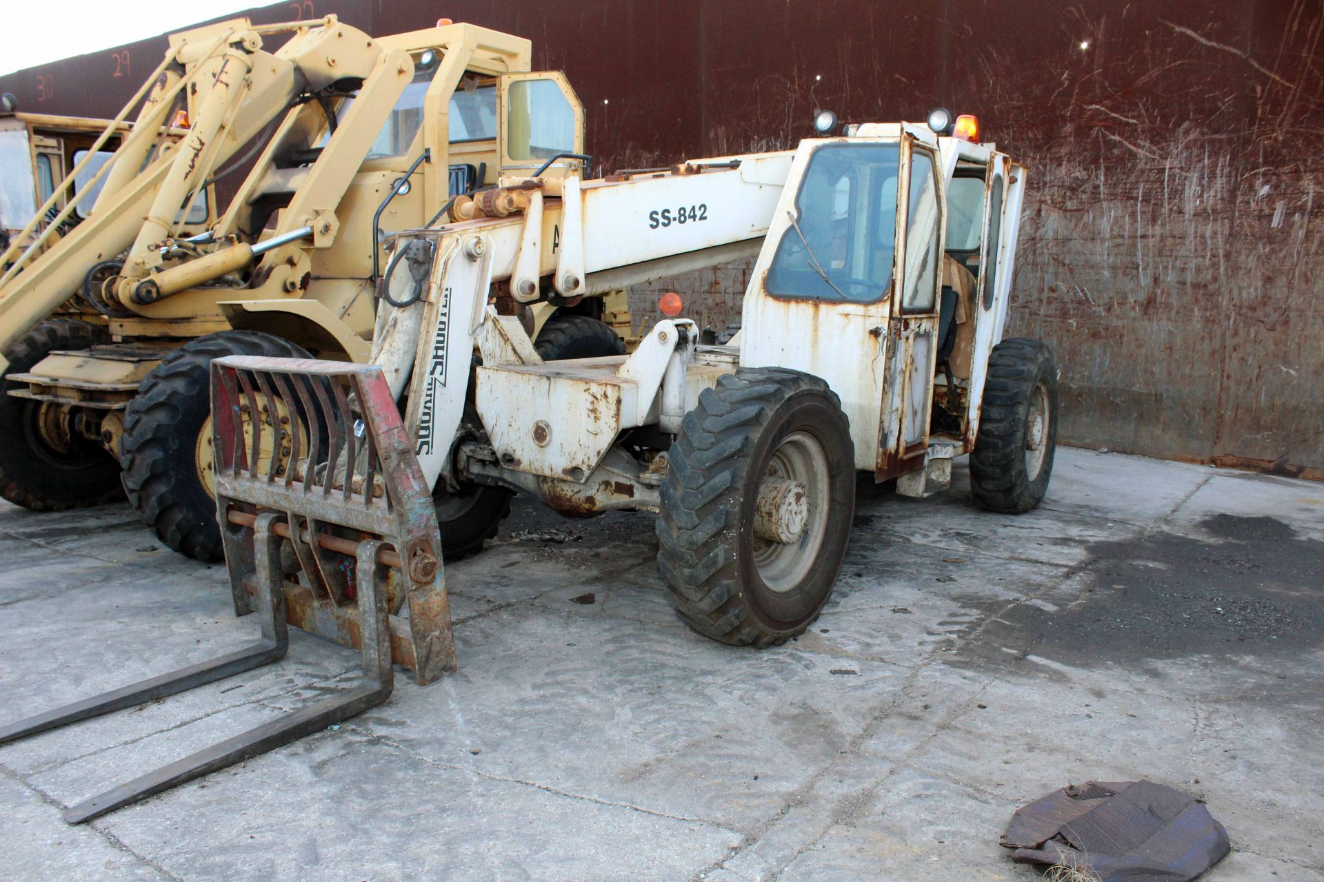 TELEHANDLER, SQUARE SHOOTER 8,000 LB. CAP. MDL. SS842, John Deere diesel engine, 42" max. fork - Image 3 of 6