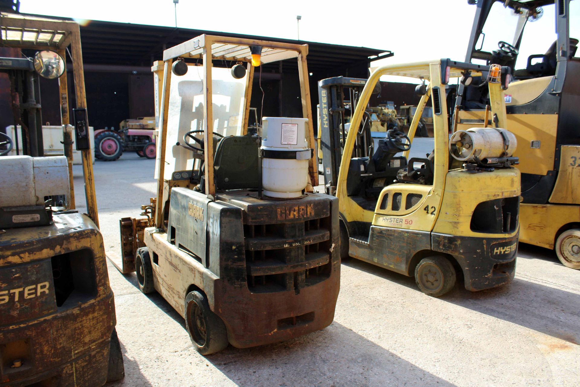 FORKLIFT, CLARK MDL. C300-40, rotator attach. w/pwr. forks, S/N 356-470-4376-1179 (Unit No. 50) - Image 3 of 5