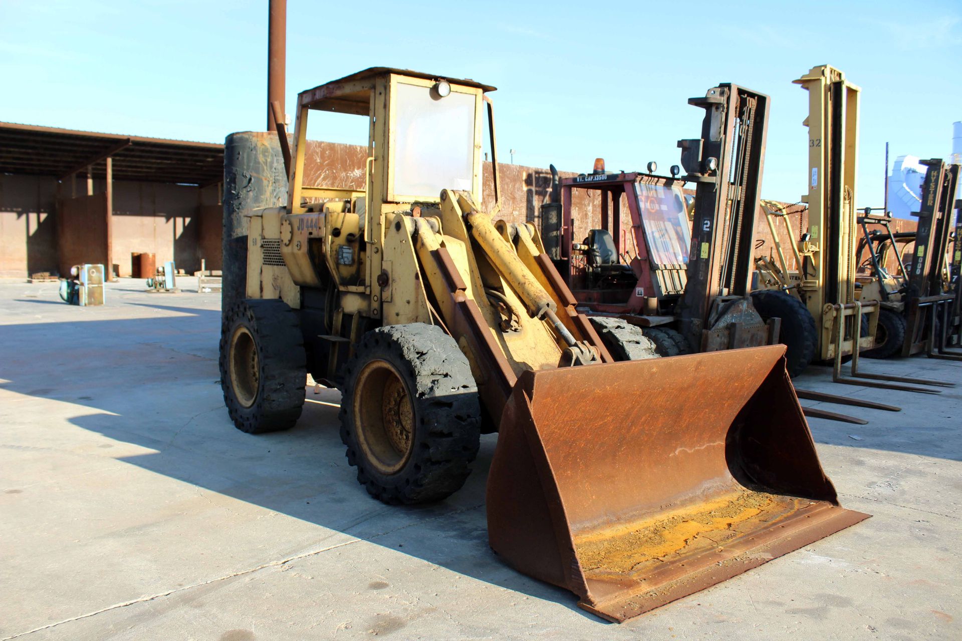 ARTICULATED FRONT END LOADER, JOHN DEERE MDL. 444, S/N 009020T - Image 3 of 6