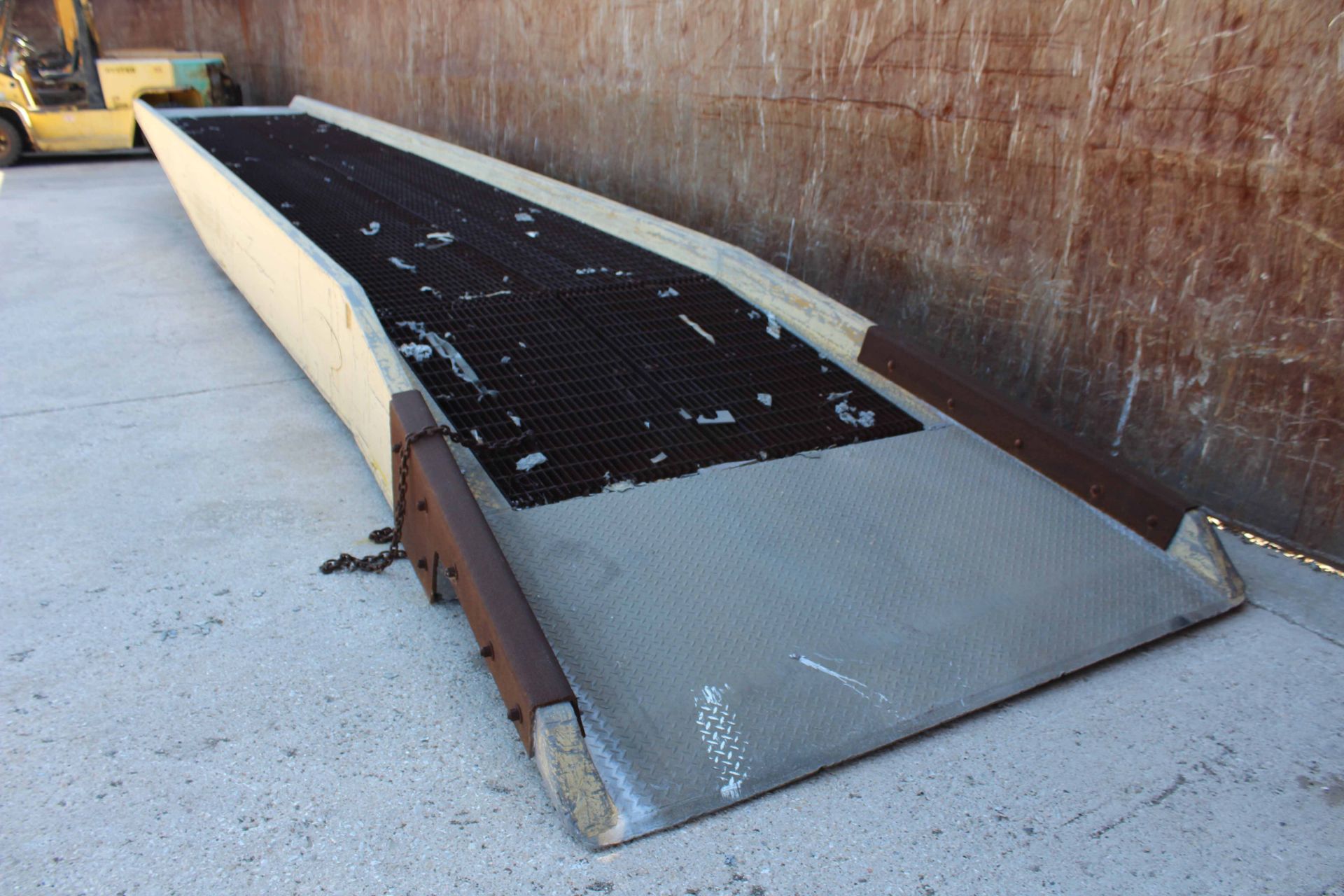 PORTABLE TRUCK RAMP, COPPERLOY, aluminum w/aluminum side frames, bar grate steel deck, transport - Image 5 of 5