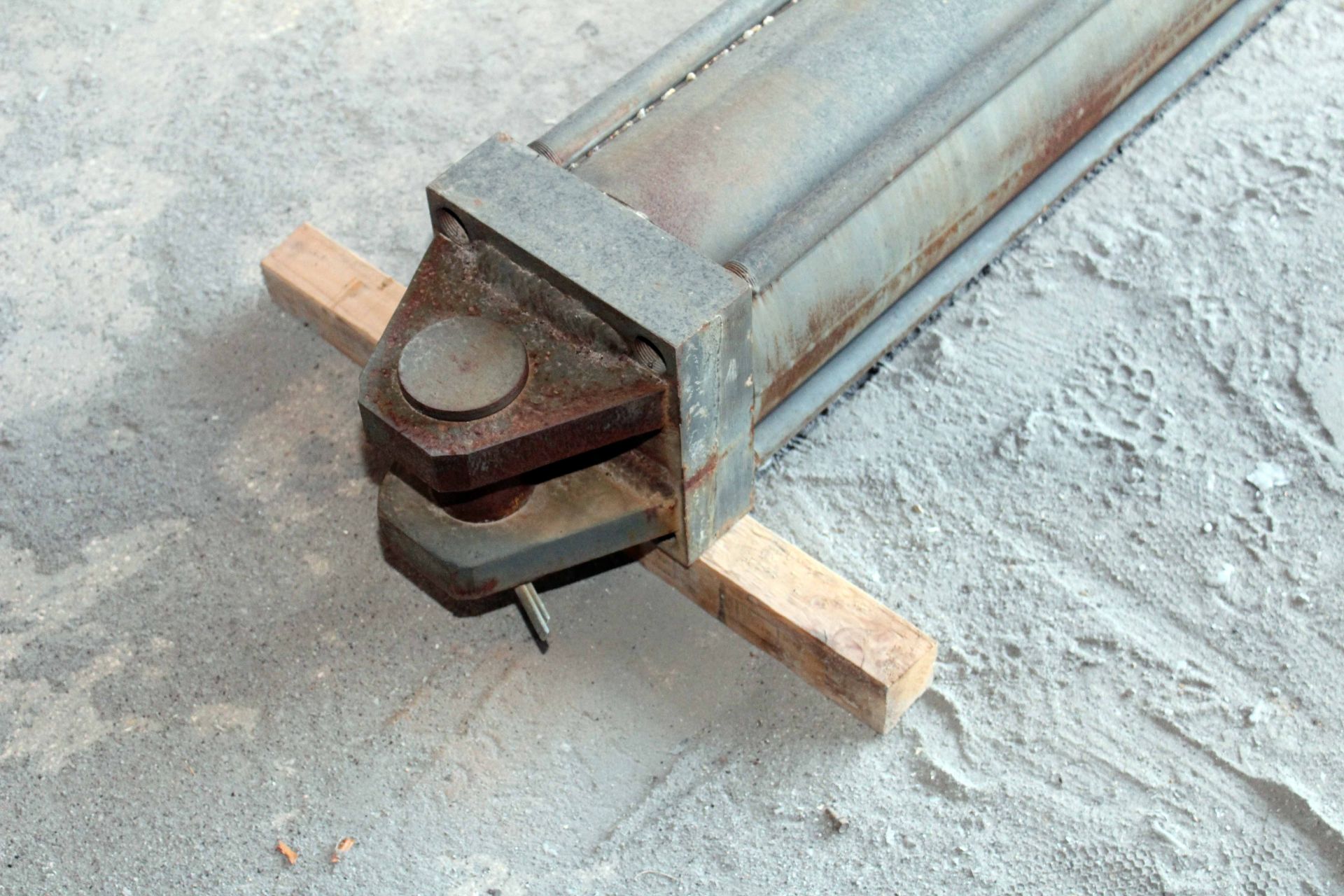 HYDRAULIC CYLINDER RAM, approx. 5" x 12 - Image 2 of 4