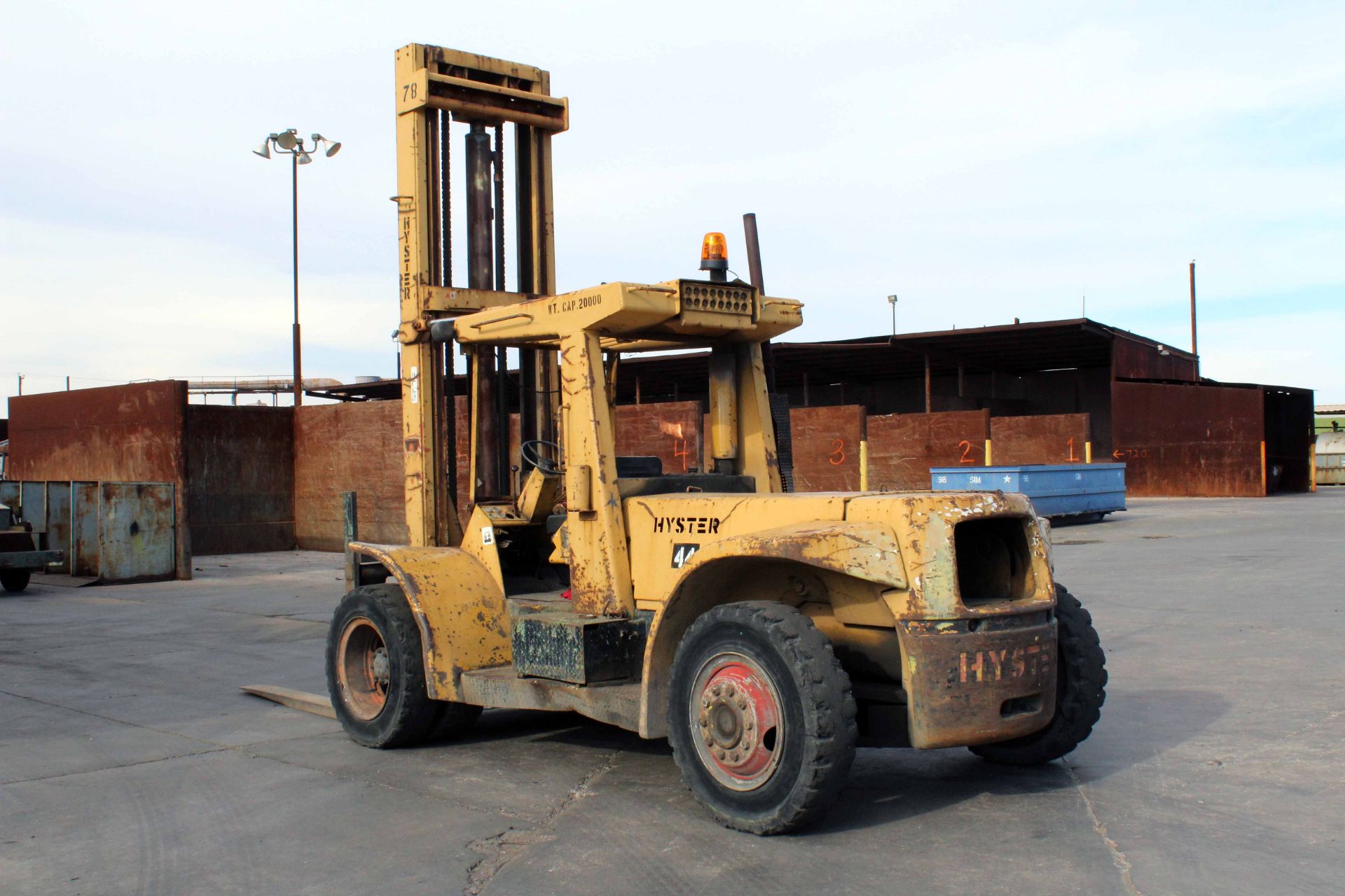 FORKLIFT, HYSTER 20,000 LB. CAP. MDL. H200H, diesel pwrd., 96"L. forks, dual front solid tires, S/ - Image 3 of 5