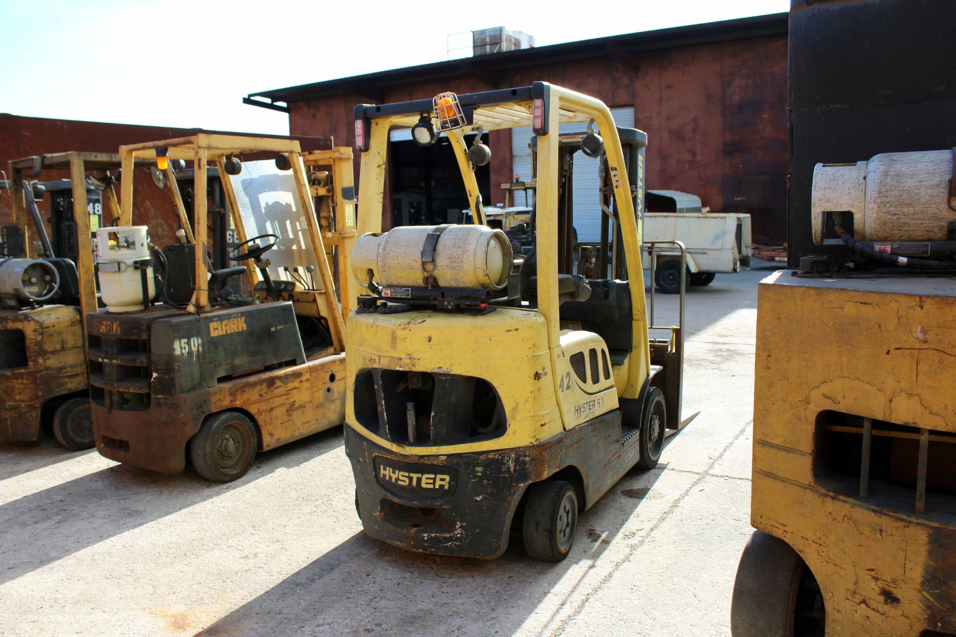 FORKLIFT, HYSTER 4,550 LB. CAP. MDL. S50FT, LP pwrd., Monotrol trans., 171" max. lift, 42" forks, - Image 4 of 4