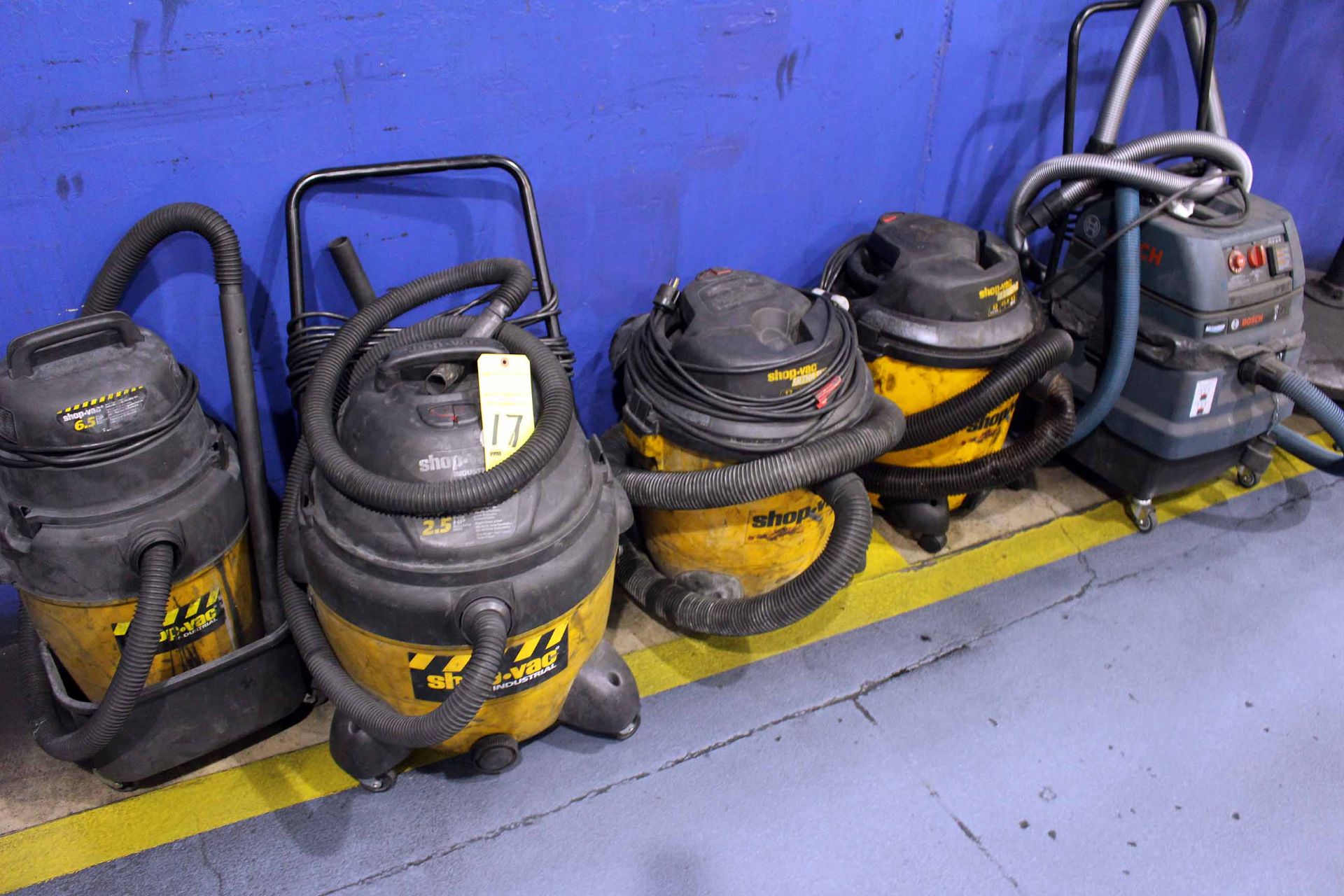 LOT OF SHOP VACUUMS