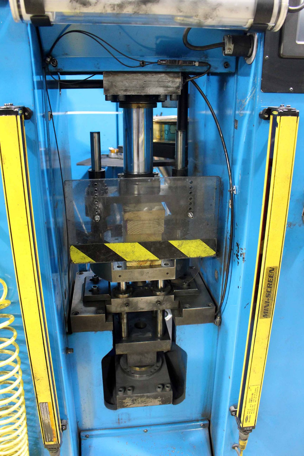 HYDRAULIC POWDER PRESS, TELEDYNE PRESS SYSTEMS 15 T. CAP. MDL. 15TCNC, CNC control, 15 T. cap. @ 2, - Image 2 of 4