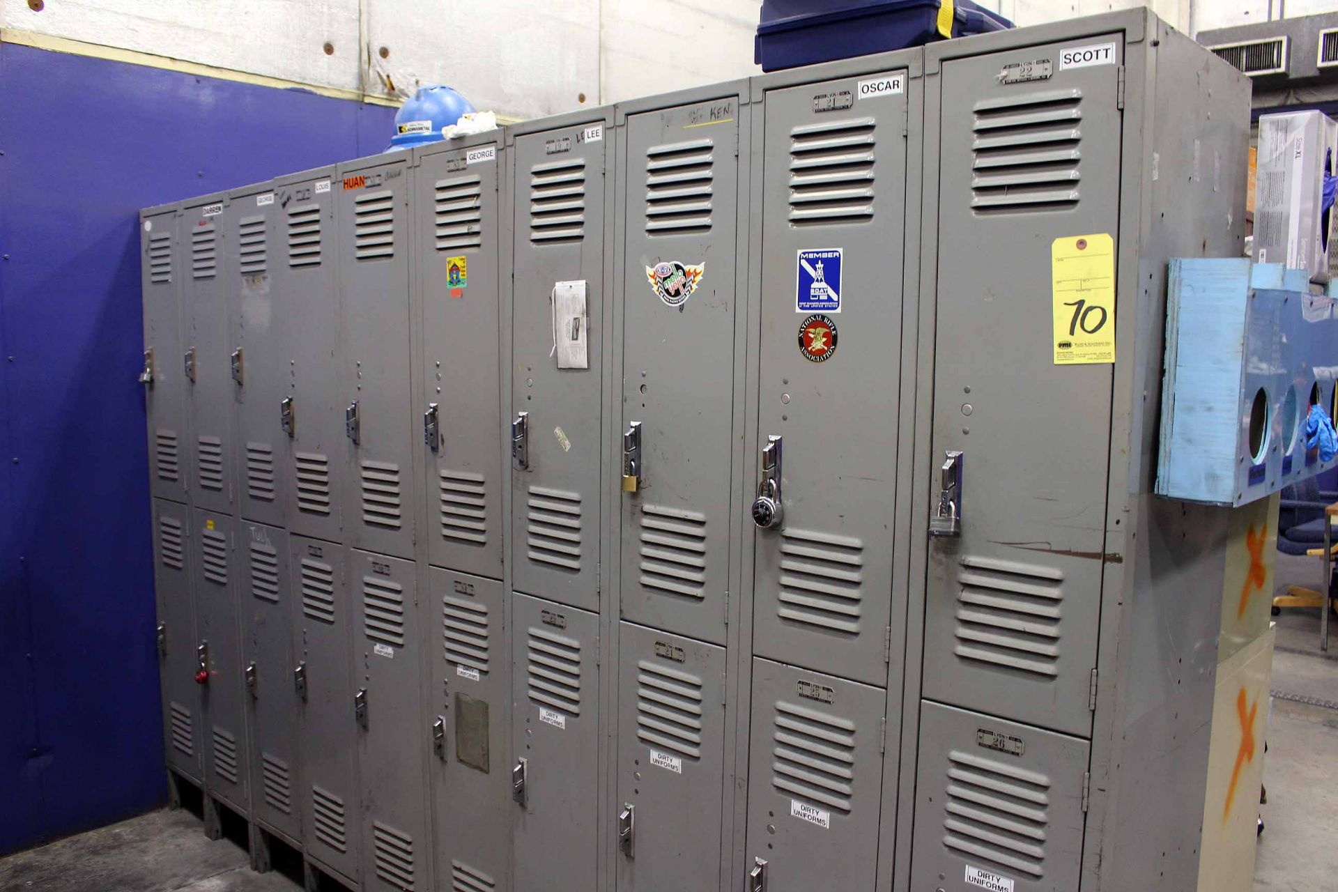 LOT OF EMPLOYEE'S LOCKERS