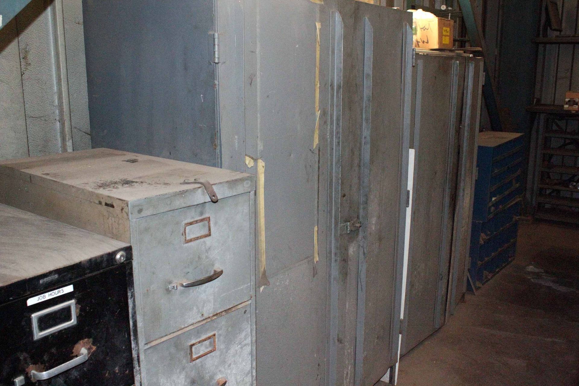 LOT CONSISTING OF REMAINDER OF TOOL CRIB: storage cabinets, nuts & bolts w/storage bins, - Image 3 of 6