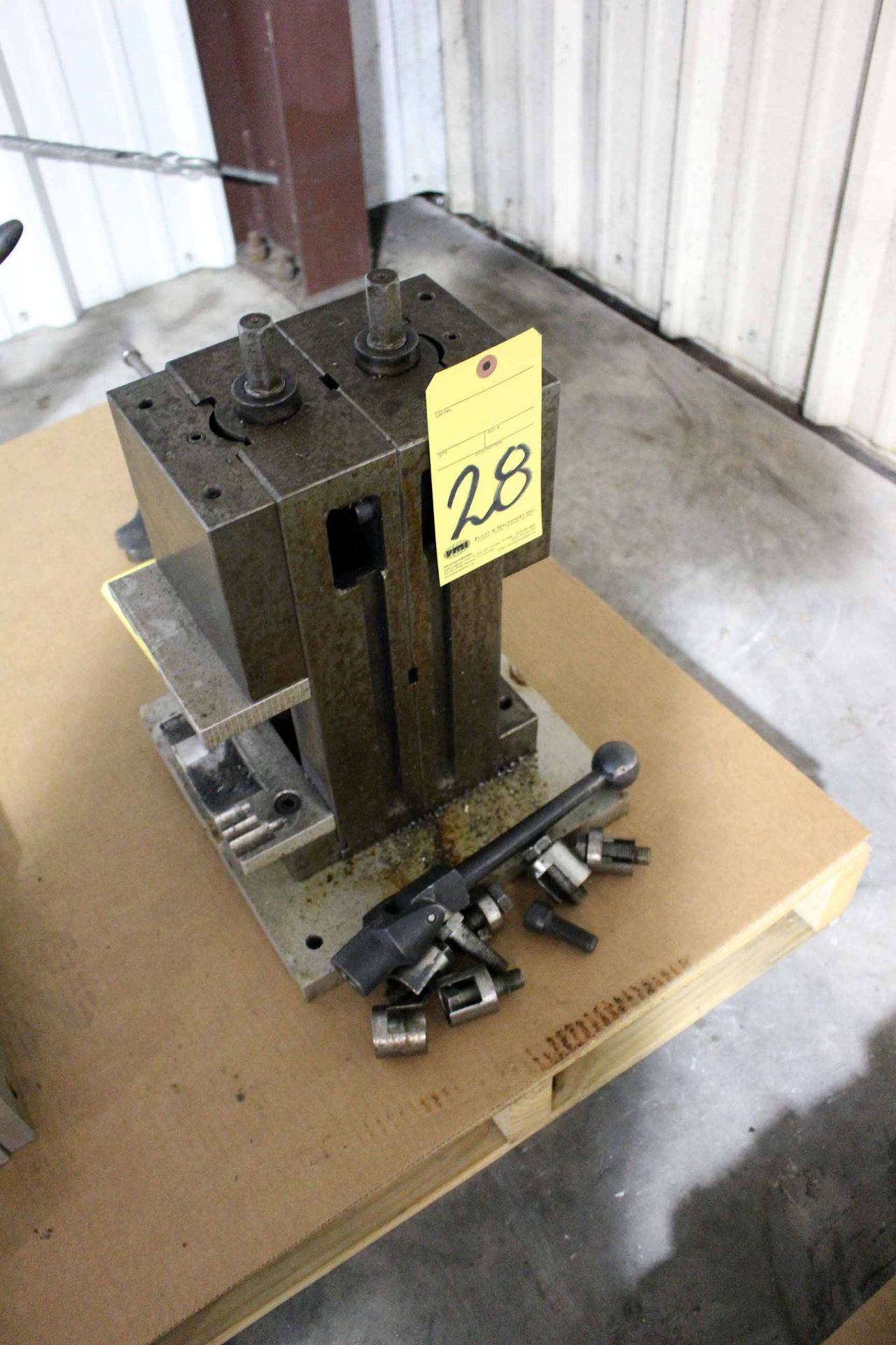 DOUBLE END MACHINE VISE (Location A)