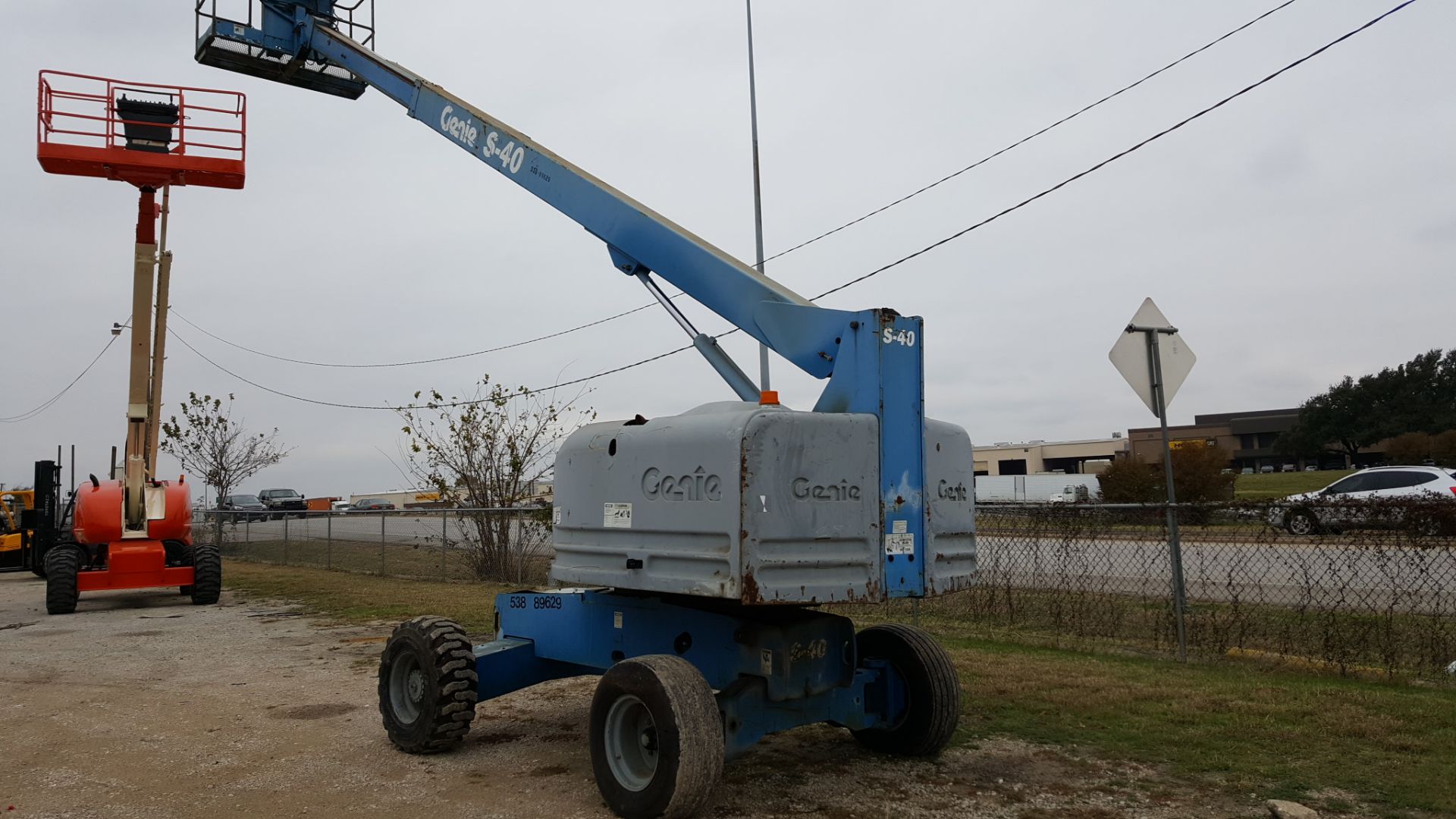 TELESCOPING BOOM MANLIFT, GENIE MDL. S40, new 1998, 40' 2-section boom lift, Ford 4 cyl. LPG engine, - Image 3 of 6
