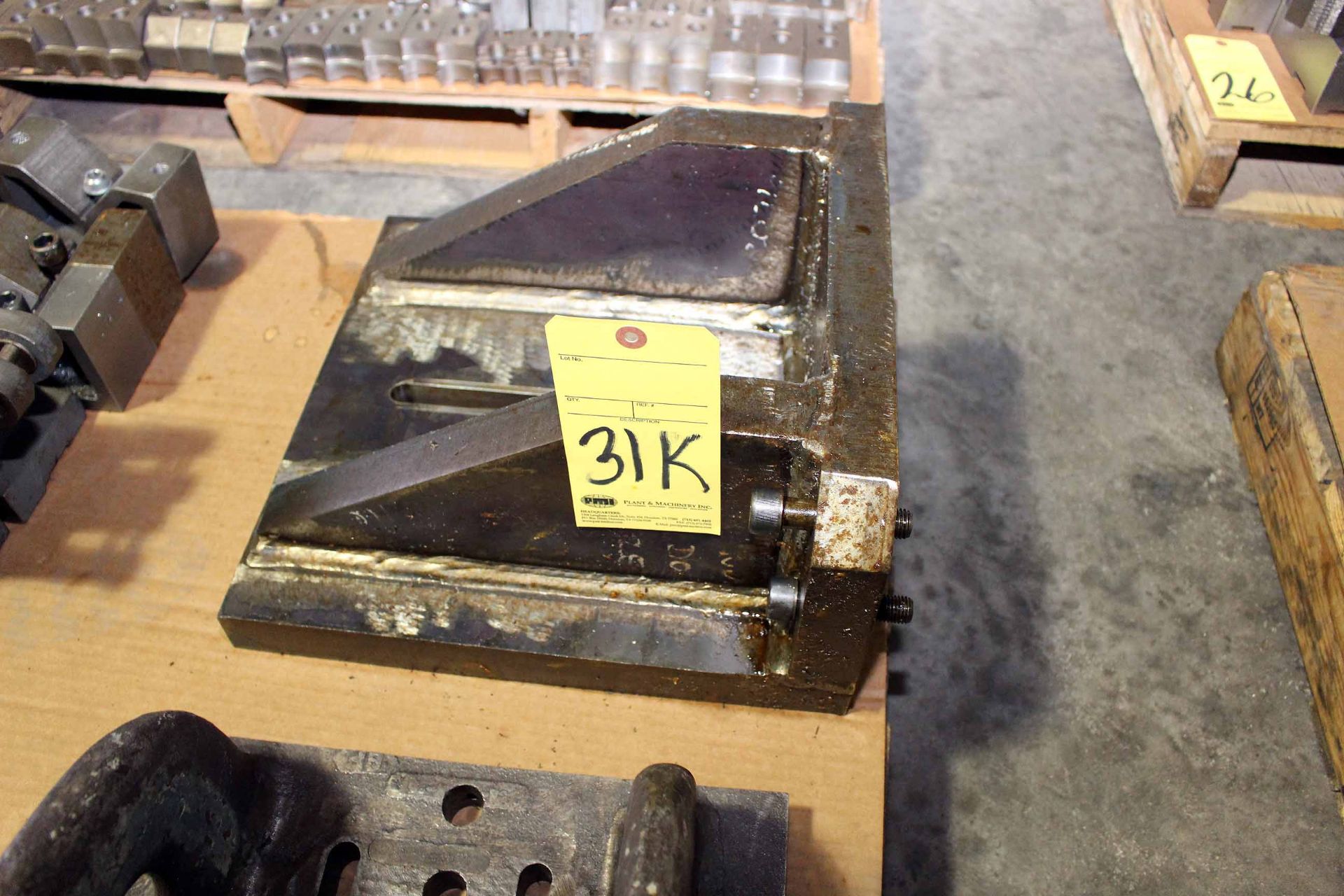 ANGLE PLATE, 15" (Location A)