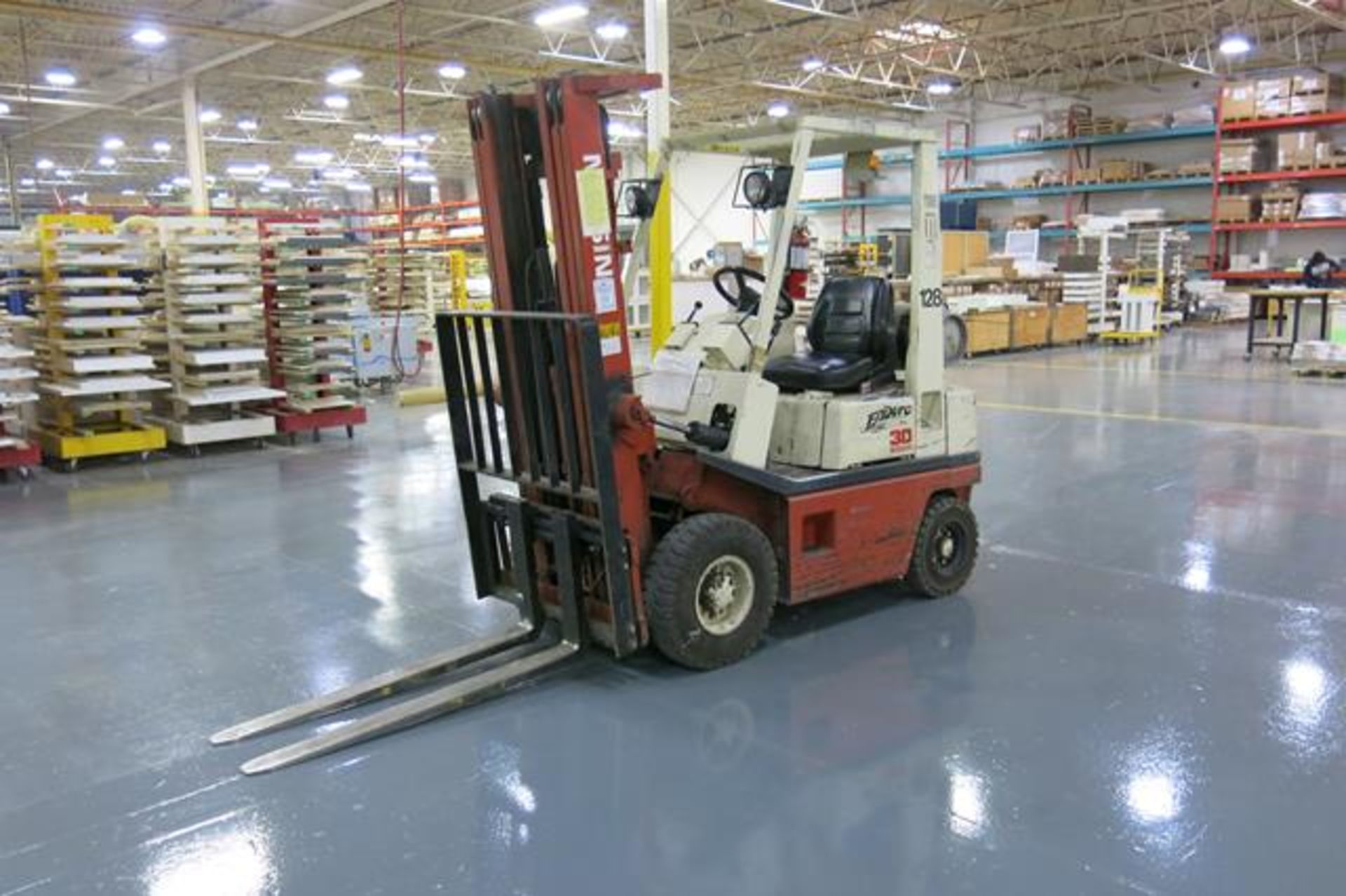 NISSAN, KPH01A15PV, 2,400 LBS, 3 STAGE, LPG FORKLIFT
