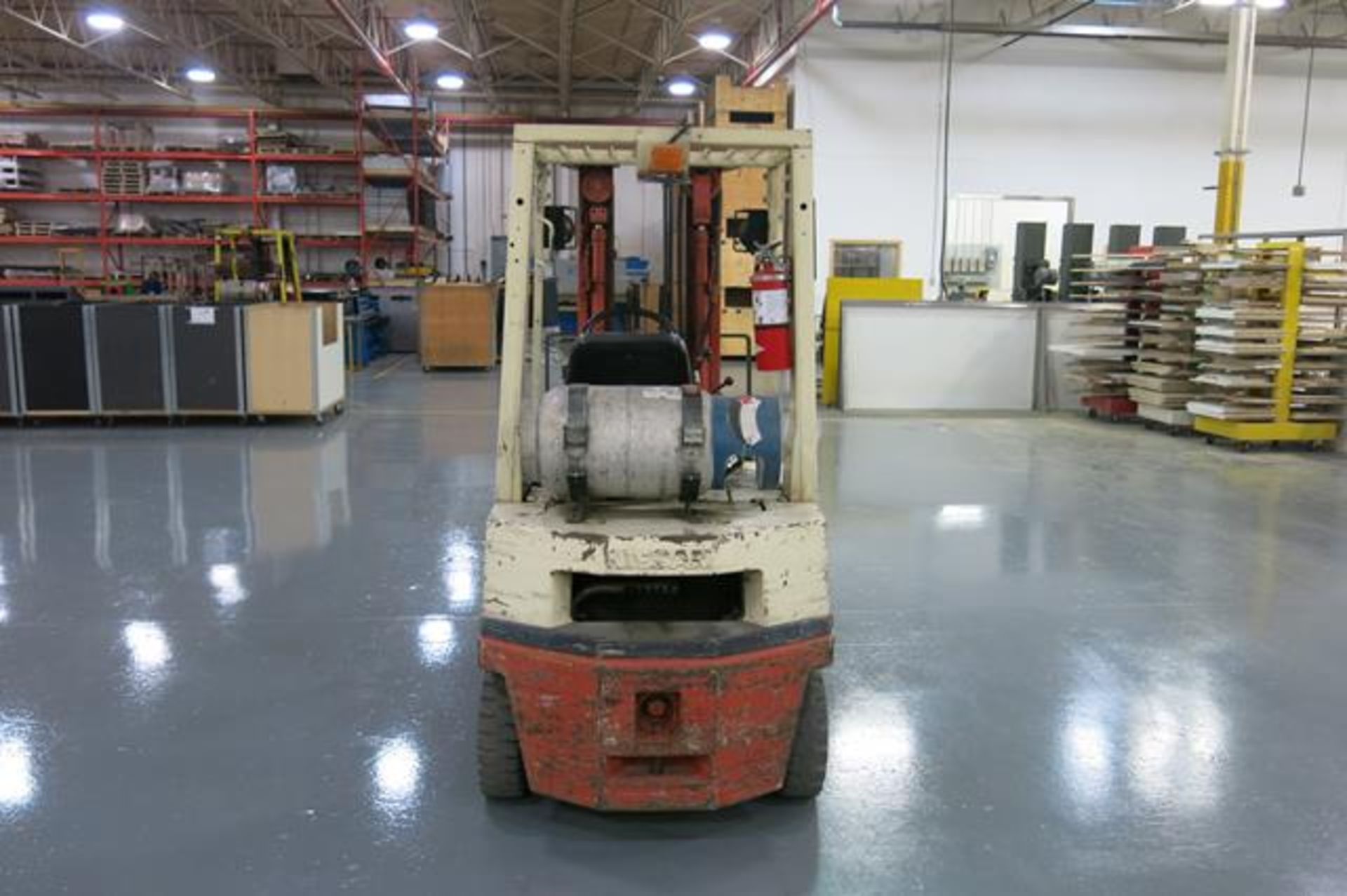 NISSAN, KPH01A15PV, 2,400 LBS, 3 STAGE, LPG FORKLIFT - Image 3 of 11