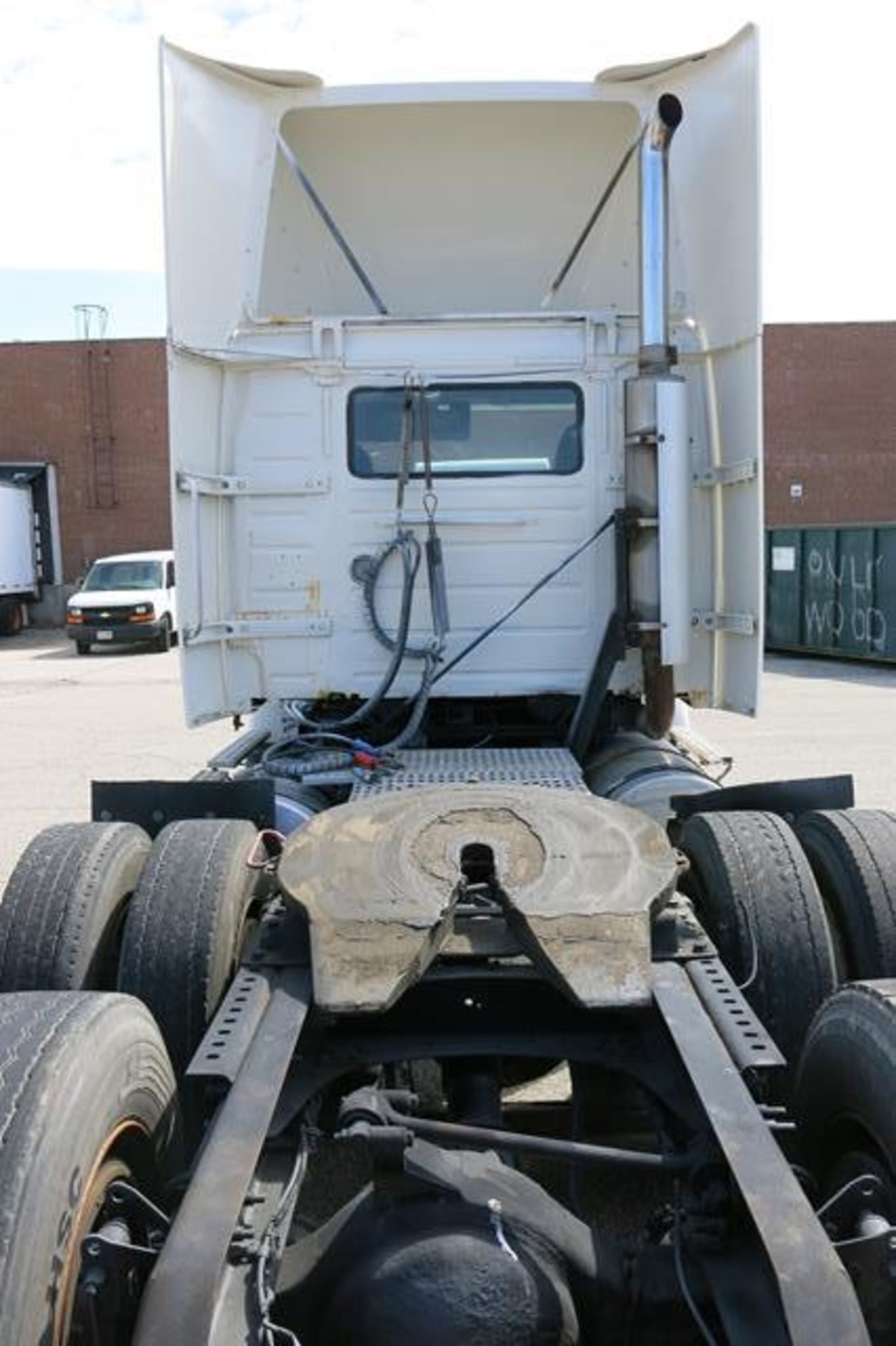 VOLVO, VNM, TRACTOR TRAILER, DAY CAB, D12 ENGINE, EATON FULLER, FR-14210B, 10 SPEED MANUAL - Image 6 of 30