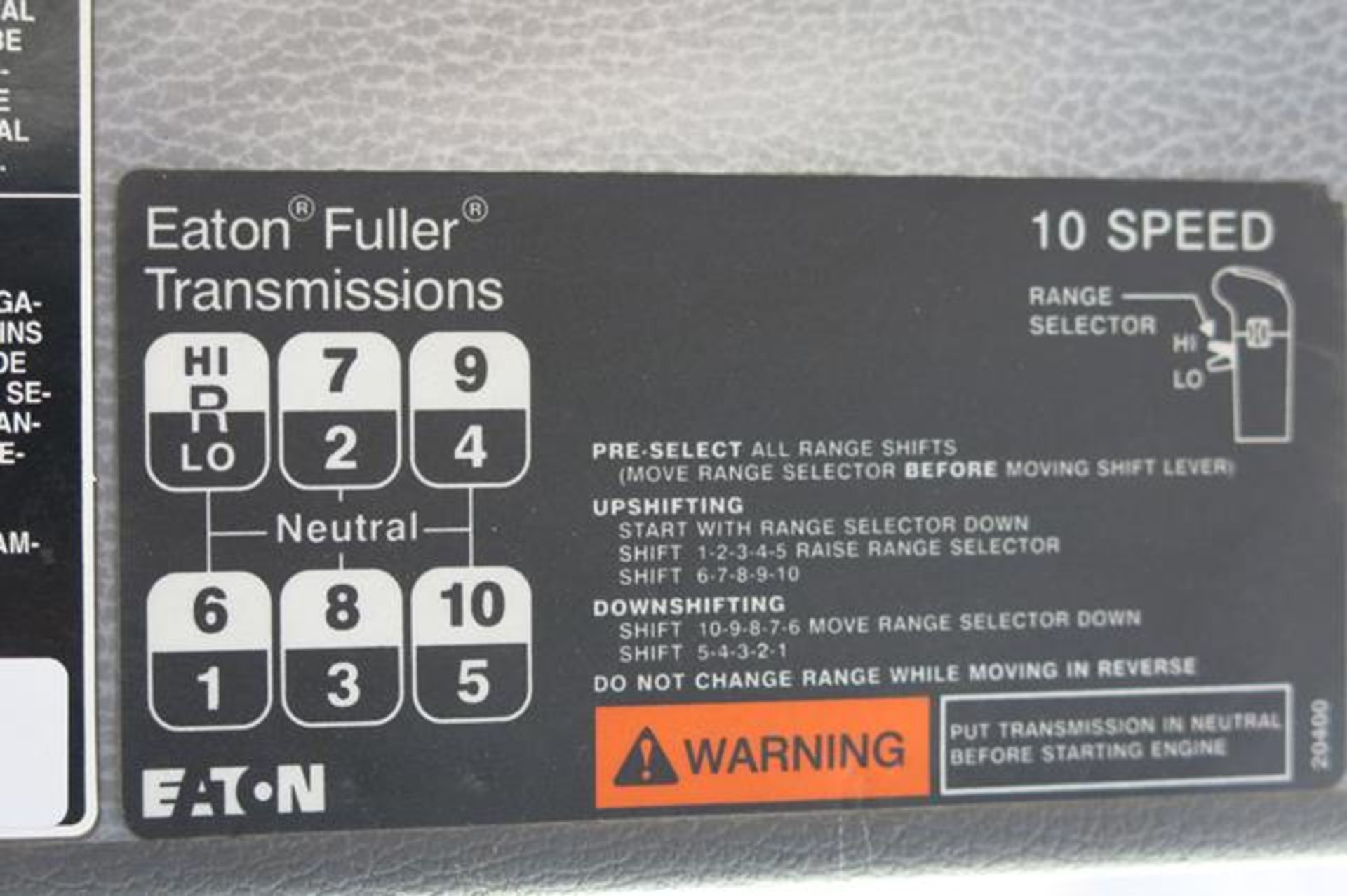 VOLVO, VNM, TRACTOR TRAILER, DAY CAB, D12 ENGINE, EATON FULLER, FR-14210B, 10 SPEED MANUAL - Image 24 of 30