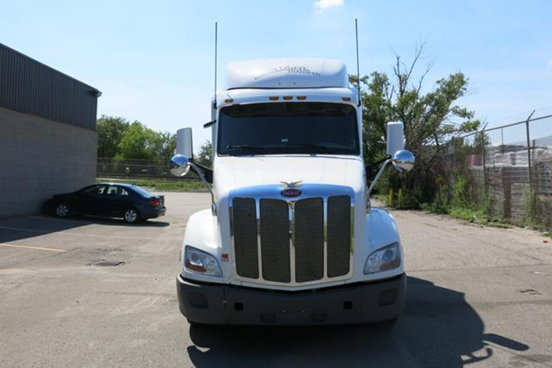 2014 PETERBILT, 579, TRACTOR TRAILER WITH WARRANTY - Image 9 of 33