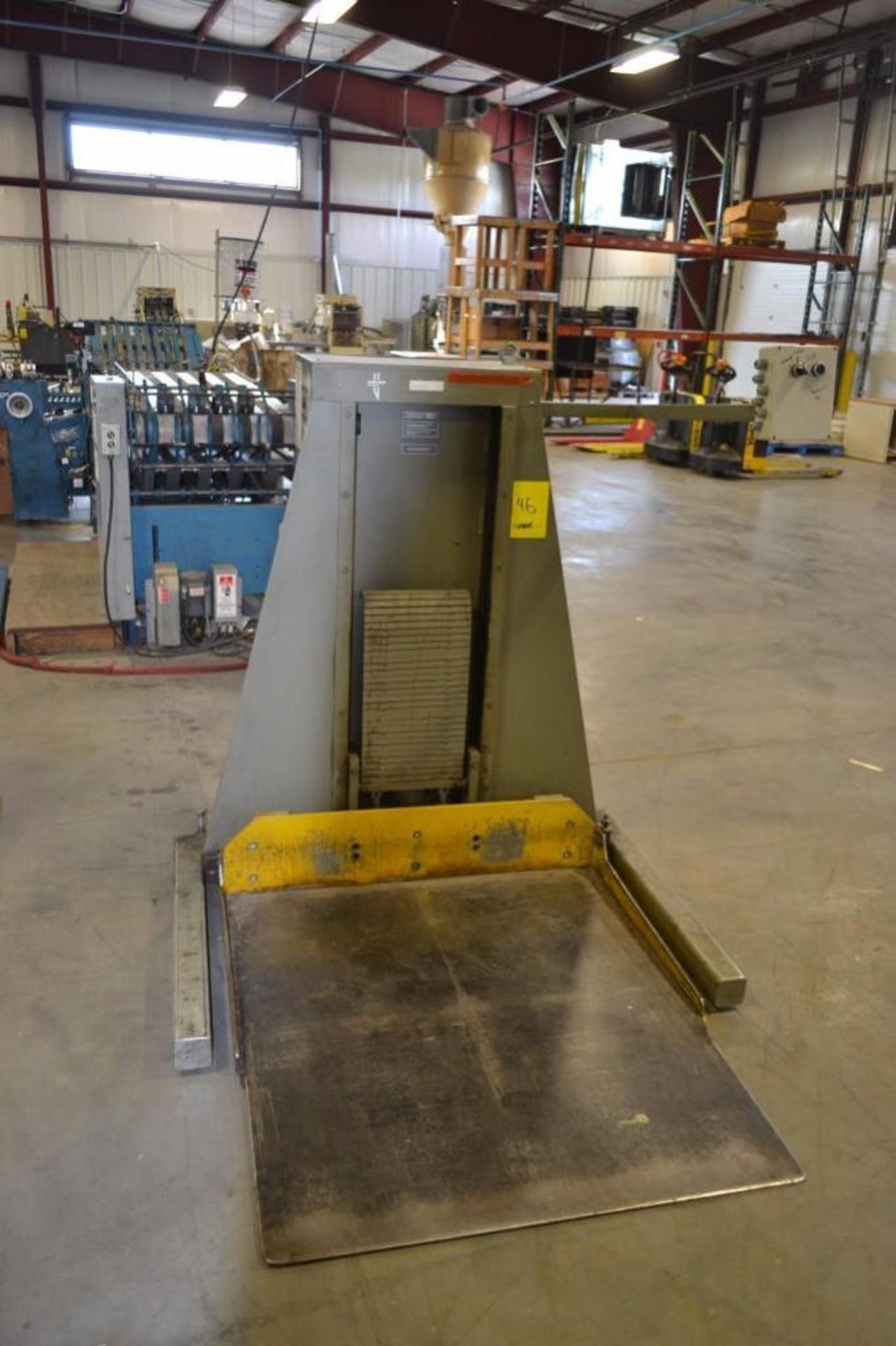 Polar Pallet Lift Model LW1000, S/N 5872395