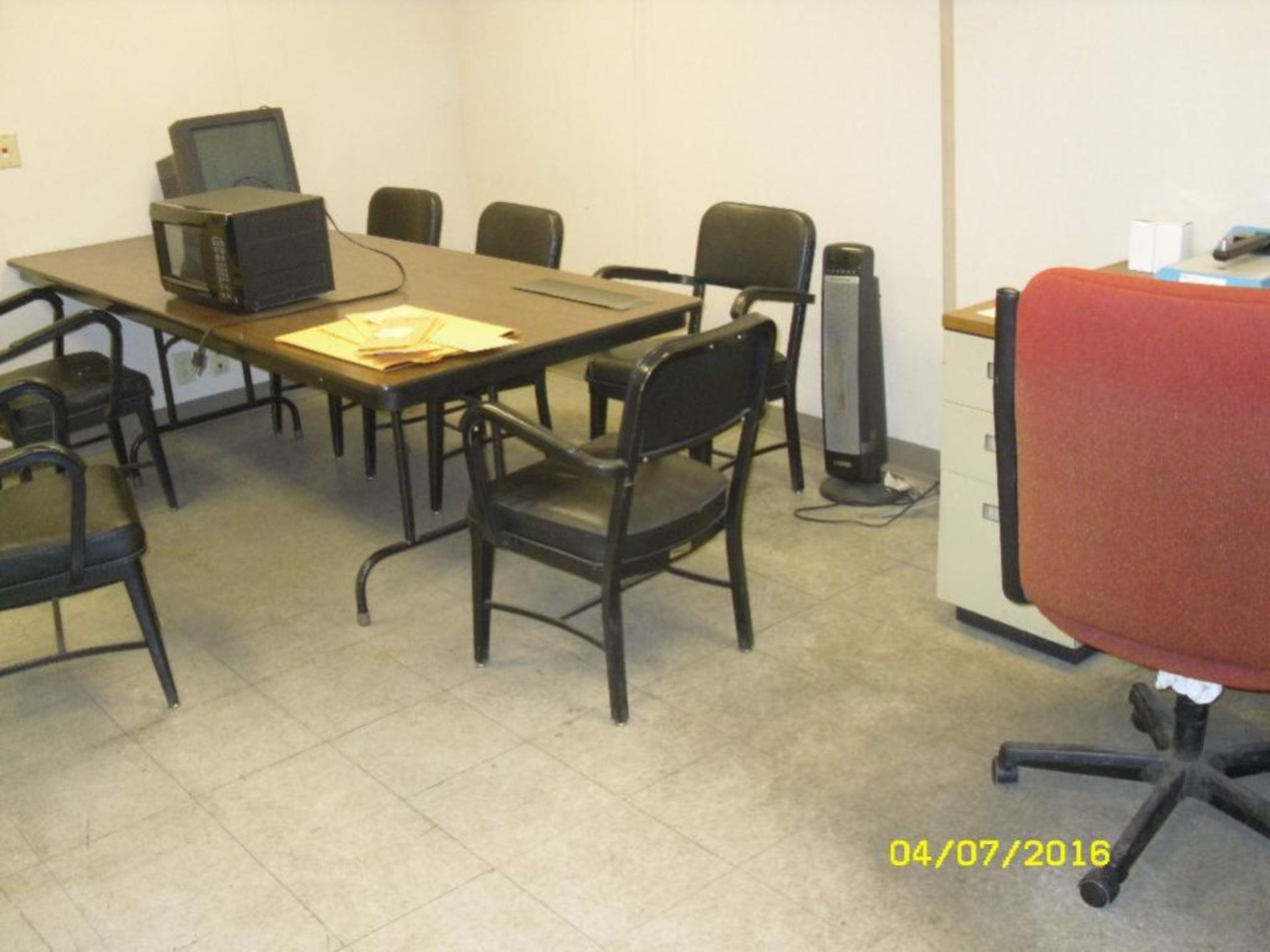 LOT: Partitions, Desk and Chair - Image 3 of 3