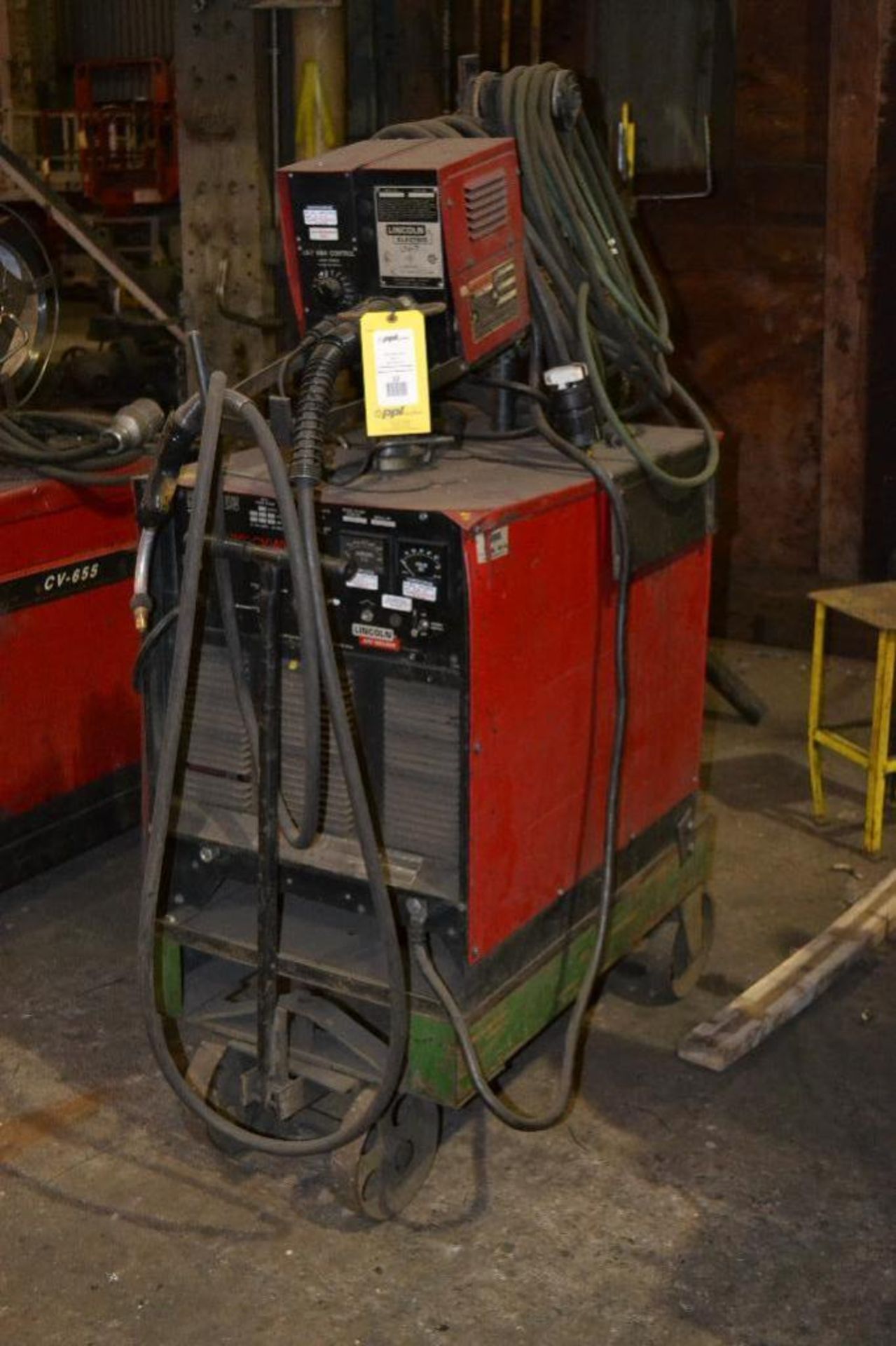 Lincoln 400 Amp MIG Welder Model CV400