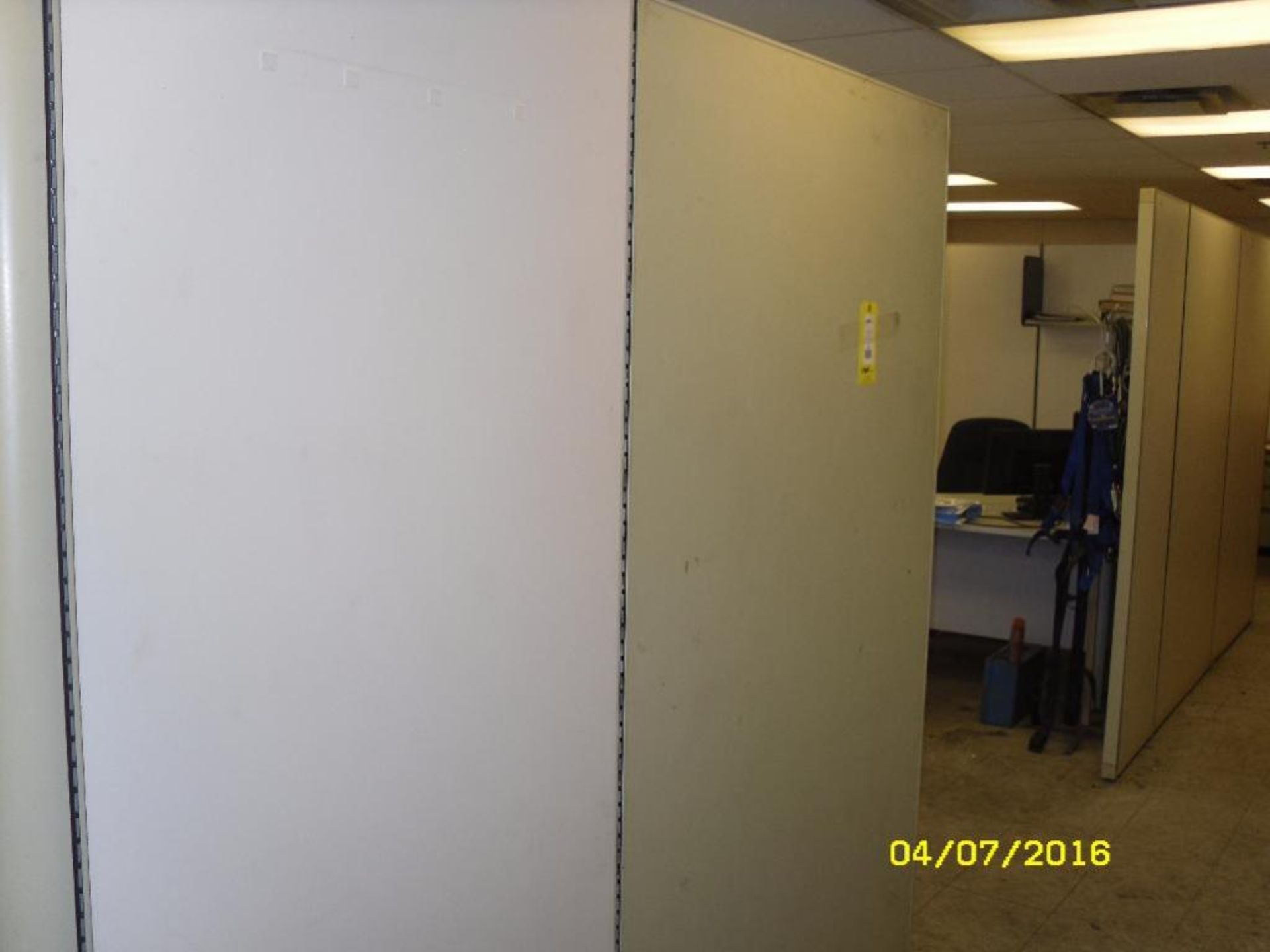 LOT: Partitions, Desk and Chair