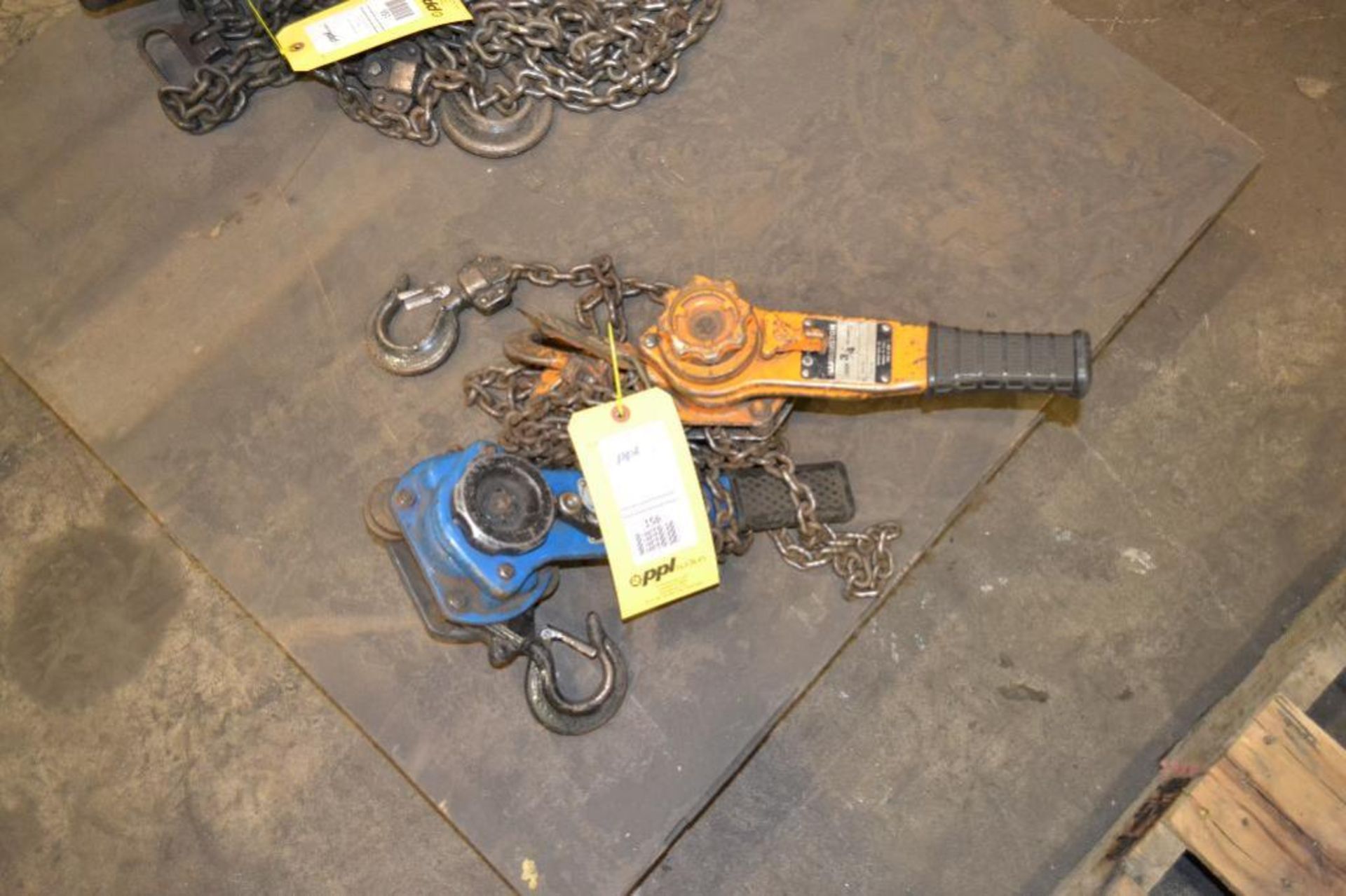 LOT: (2) 3/4 Ton Lever Chain Hoists