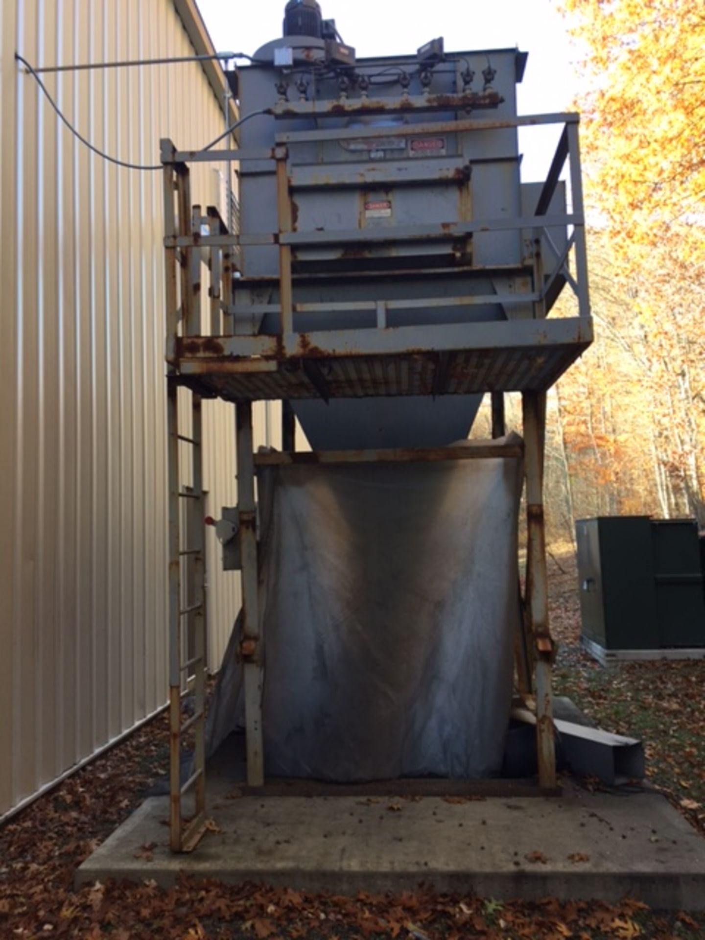 LOT: Dust Collector with Ducting. LATE REMOVAL - 12/9/2016