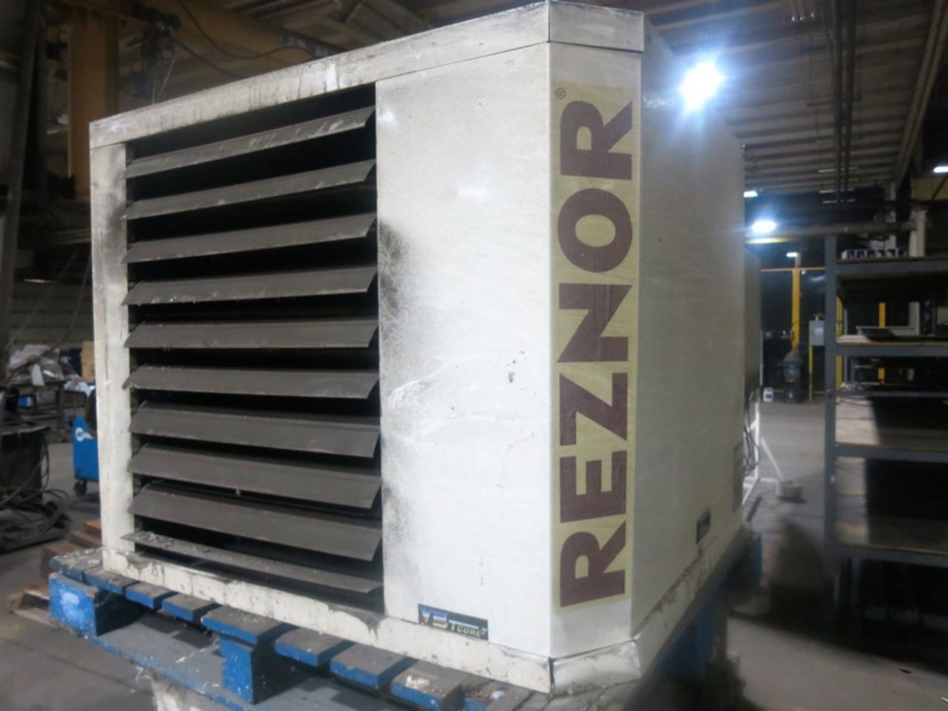 REZNOR MODEL UDAP 300 GAS FORCED AIR FURNANCE