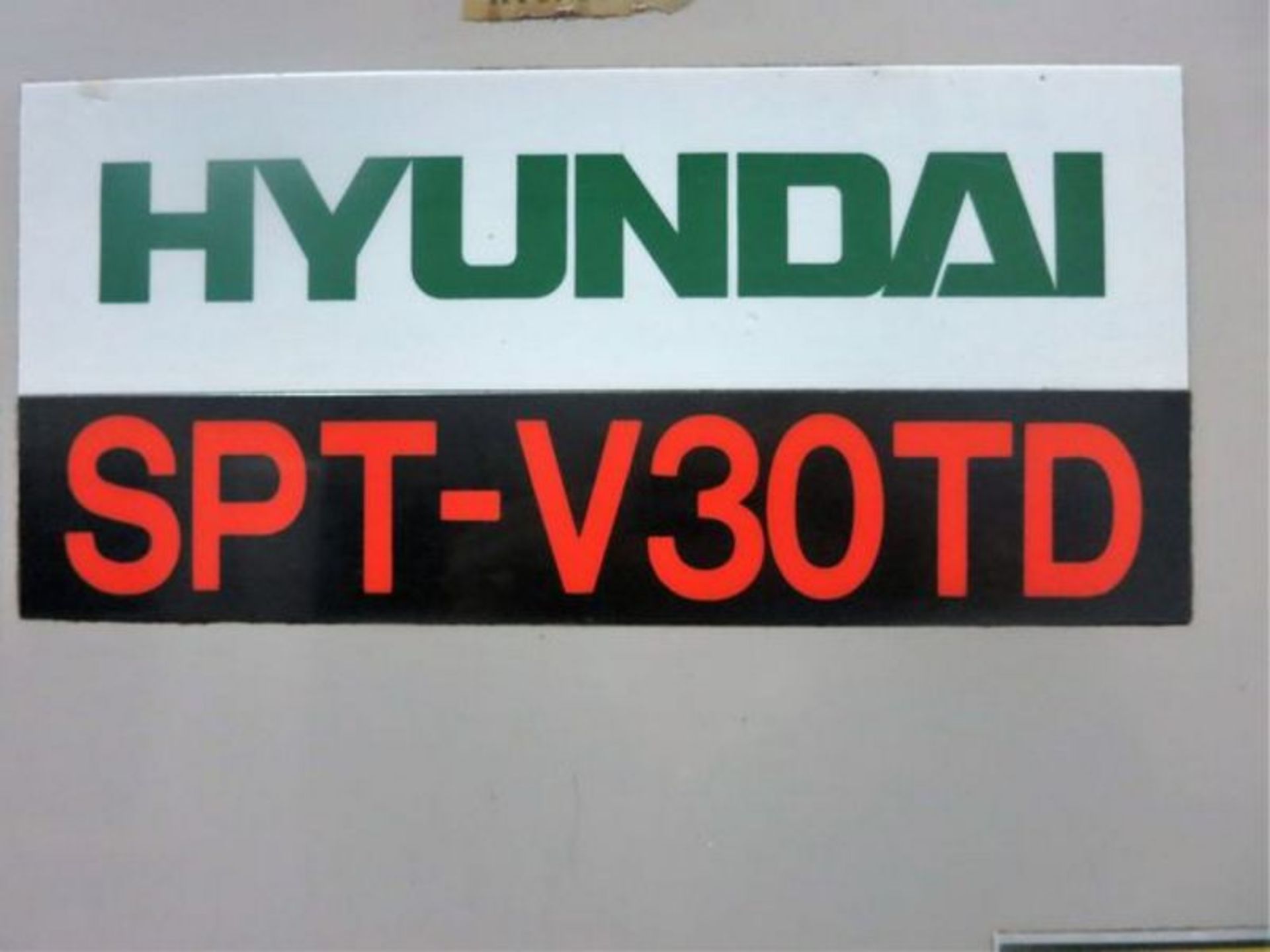 HYUNDAI MODEL SPTV30TD CNC TAPMILL CENTER WITH PALLET CHANGER, S/N 73H8056, NEW 1999 Table size 35. - Image 10 of 10