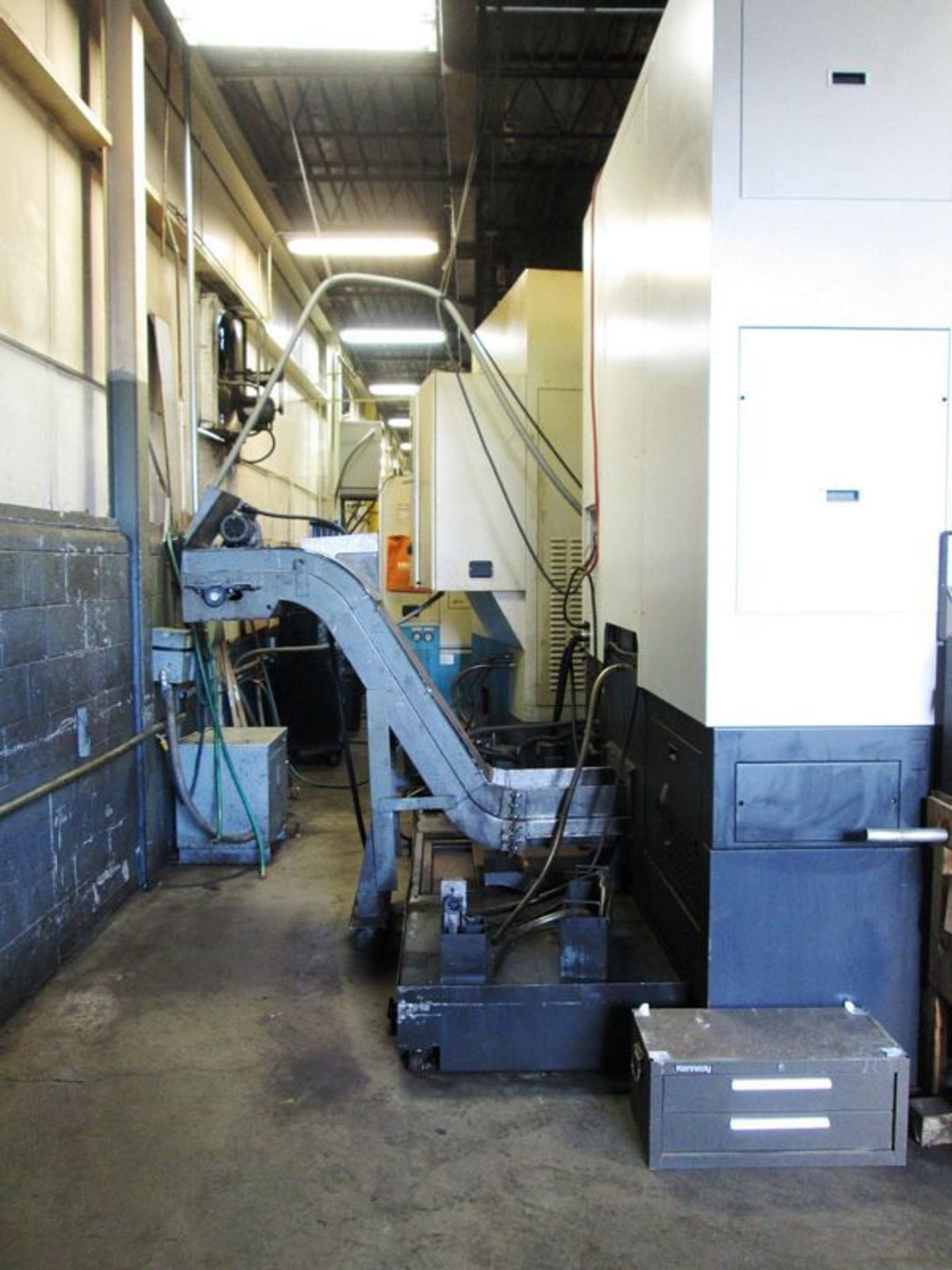 40" DOOSAN VT1100 2-AXIS CNC VERTICAL TURNING CENTER LATHE, NEW 2011 - Image 7 of 8