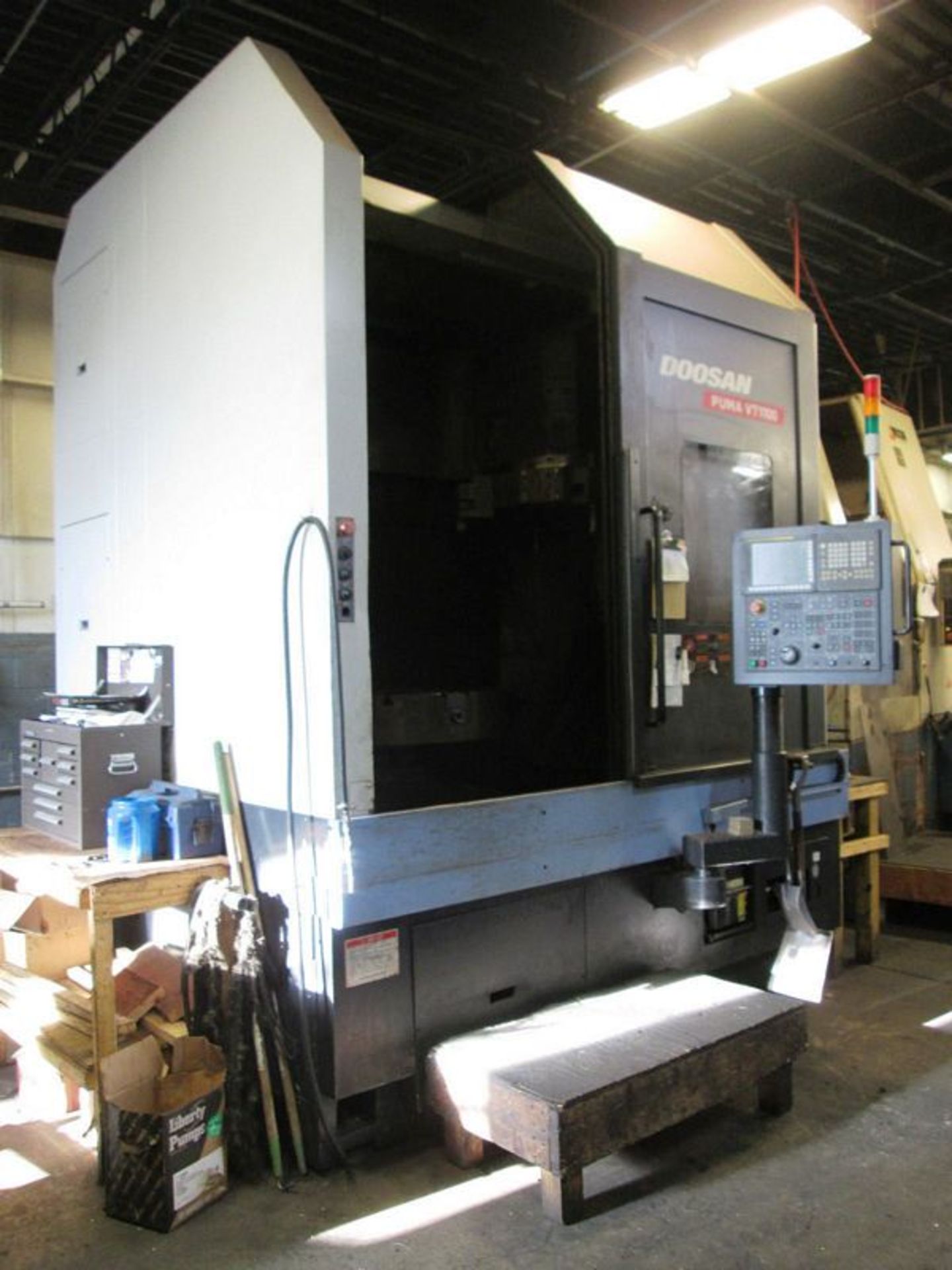 40" DOOSAN VT1100 2-AXIS CNC VERTICAL TURNING CENTER LATHE, NEW 2011 - Image 3 of 8