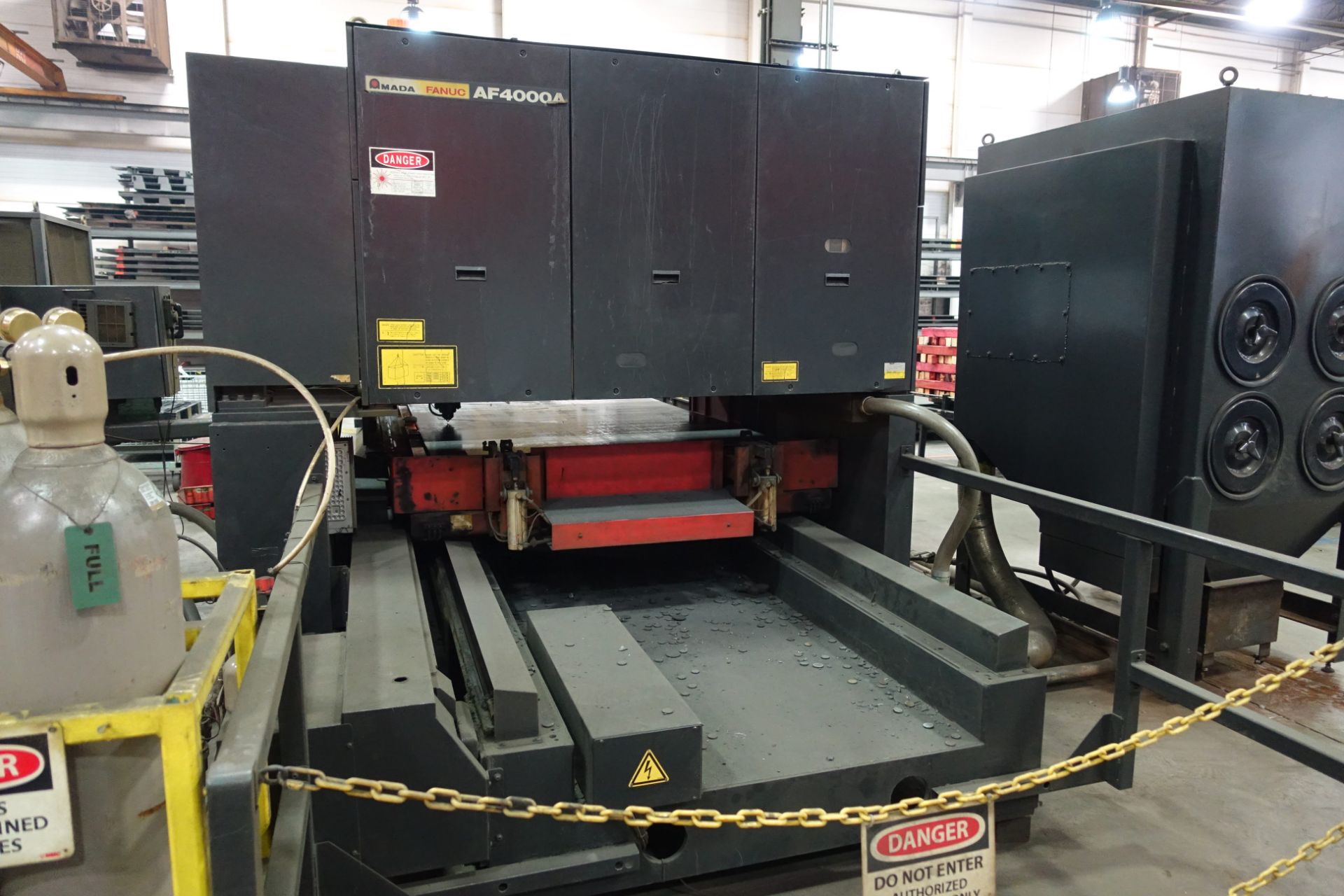 4000 WATT AMADA LC-3015B3EX, 5' x 10', Pallet Shuttle, Fanuc 160iL, Chiller, Dust Collector, 1999 - Image 7 of 9