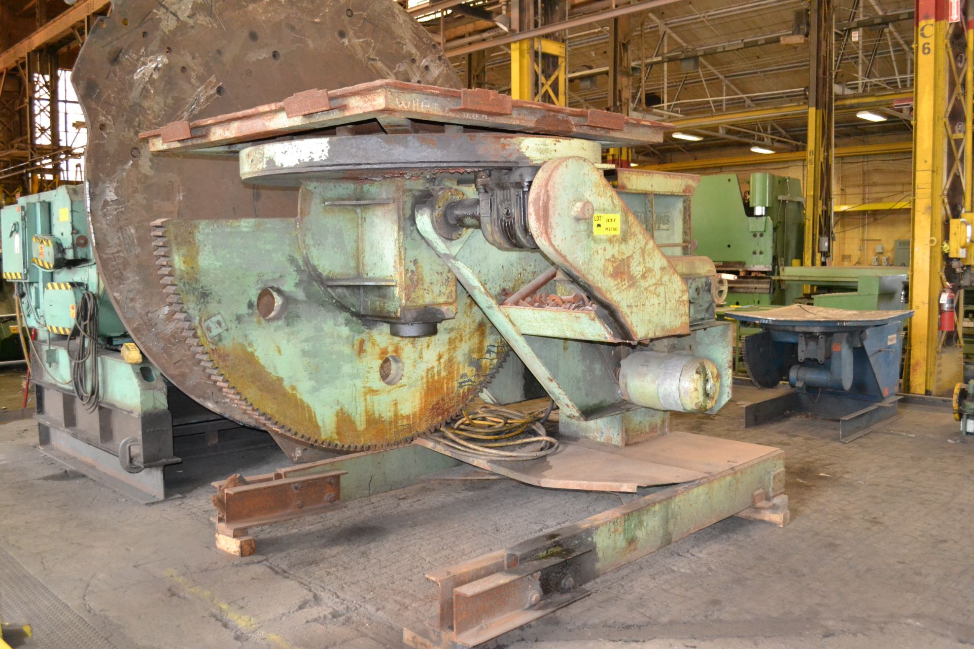 PANDJIRIS 250MCRM1 25000 LBS WELDING POSITIONER WITH 72" X 70" TABLE, VARIABLE SPEED DRIVE, TILT &