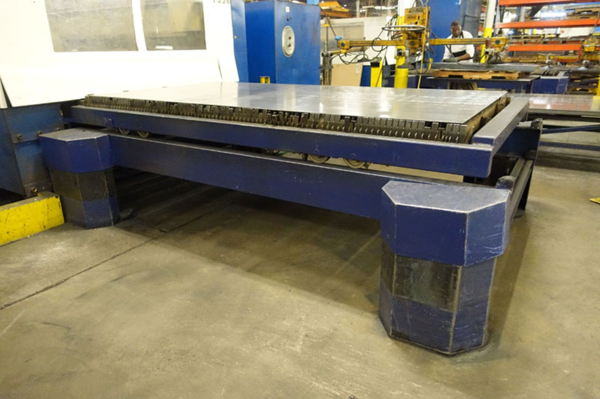 4000 Watt Trumpf L3030 CNC Laser, 5' x 10', Pallet Changer, Siemens 840D, 2003 - Image 4 of 11