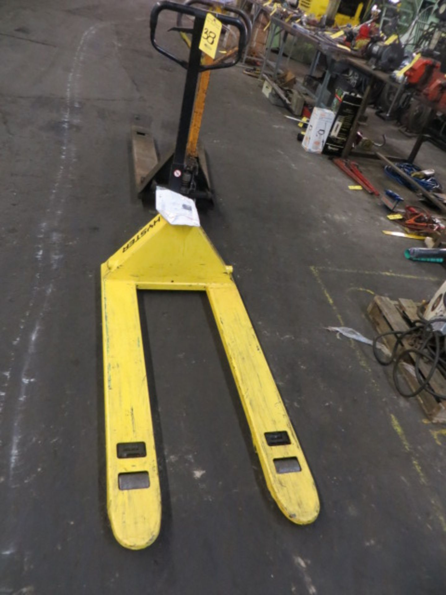 HYSTER 5500 LB. HYDRAULIC PALLET JACK