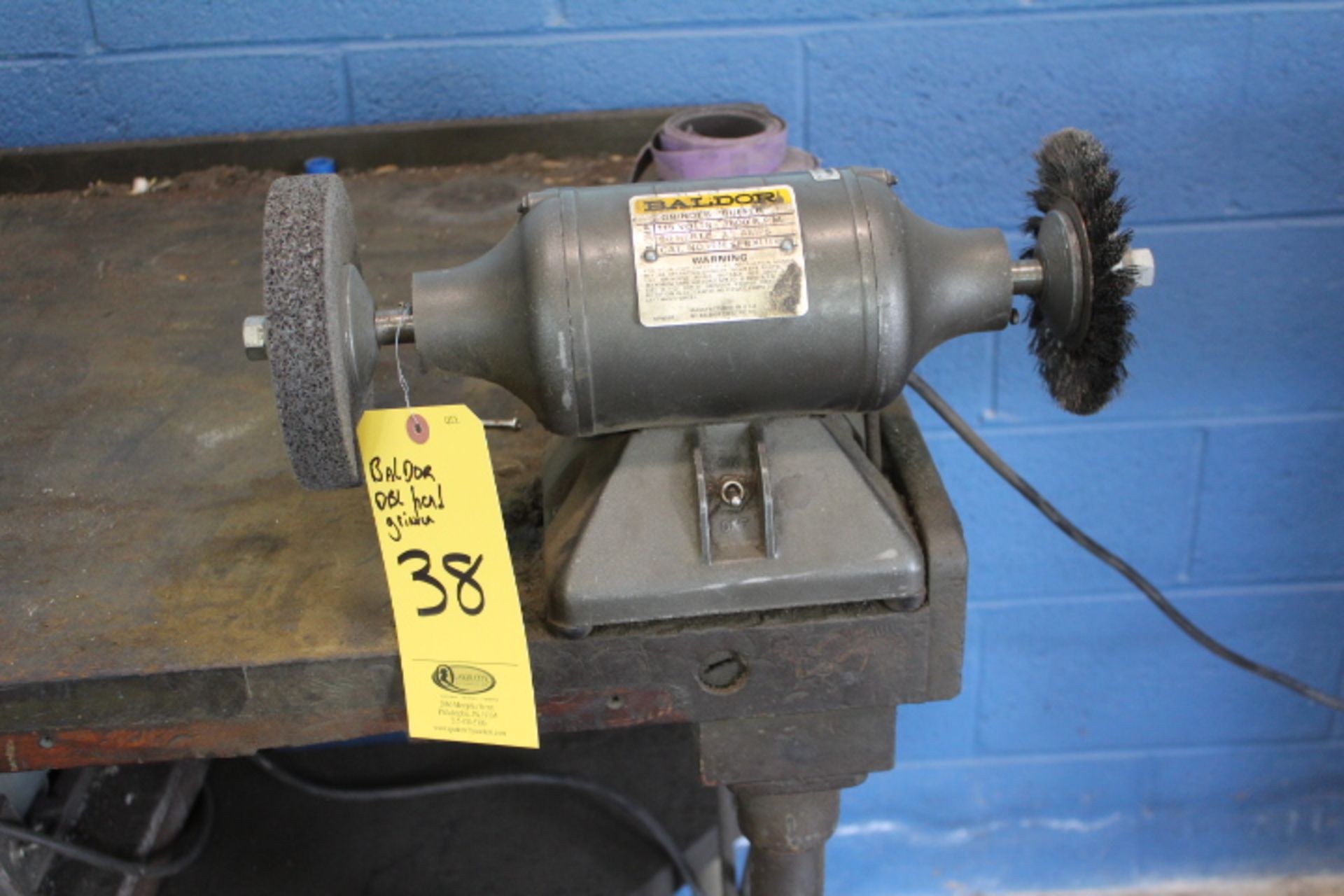 BALDOR DE BENCH GRINDER