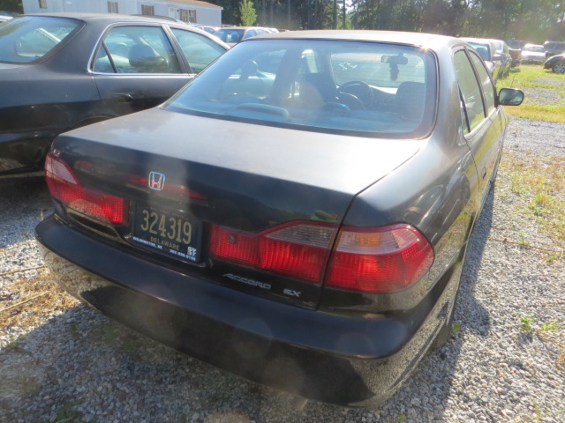 1998 Honda Accord EX 142000 MILES,VIN 1HGCG1650WA003017, SOLD WITH GOOD TRANSFERABLE TITLE - Image 3 of 3