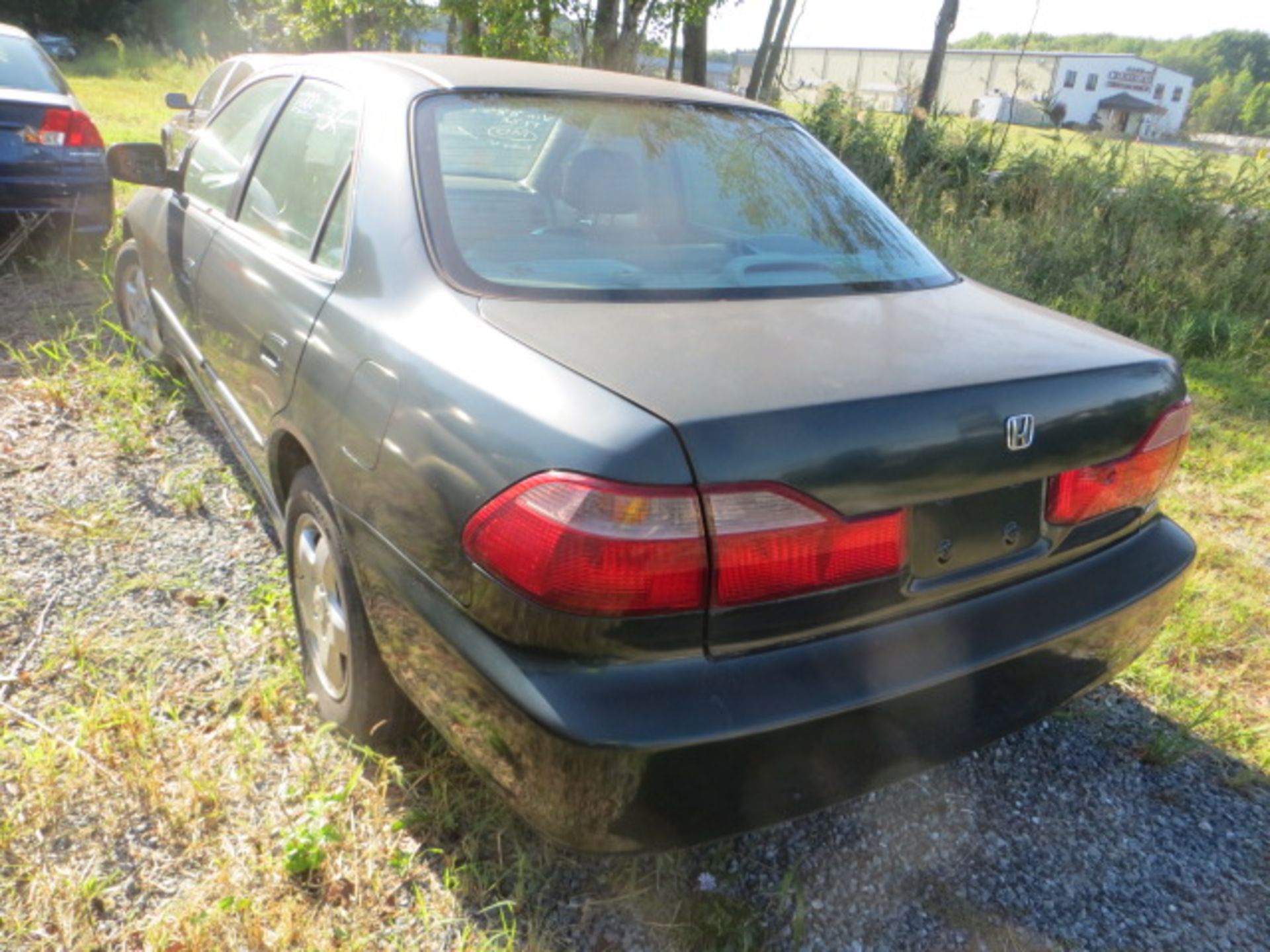 2000 Honda Accord V6-BAD SIDE MIRROR-NEEDS WORK 123000 MILES,VIN 1HGCG1653YA008859, GOOD TRANSFERABL - Image 3 of 3