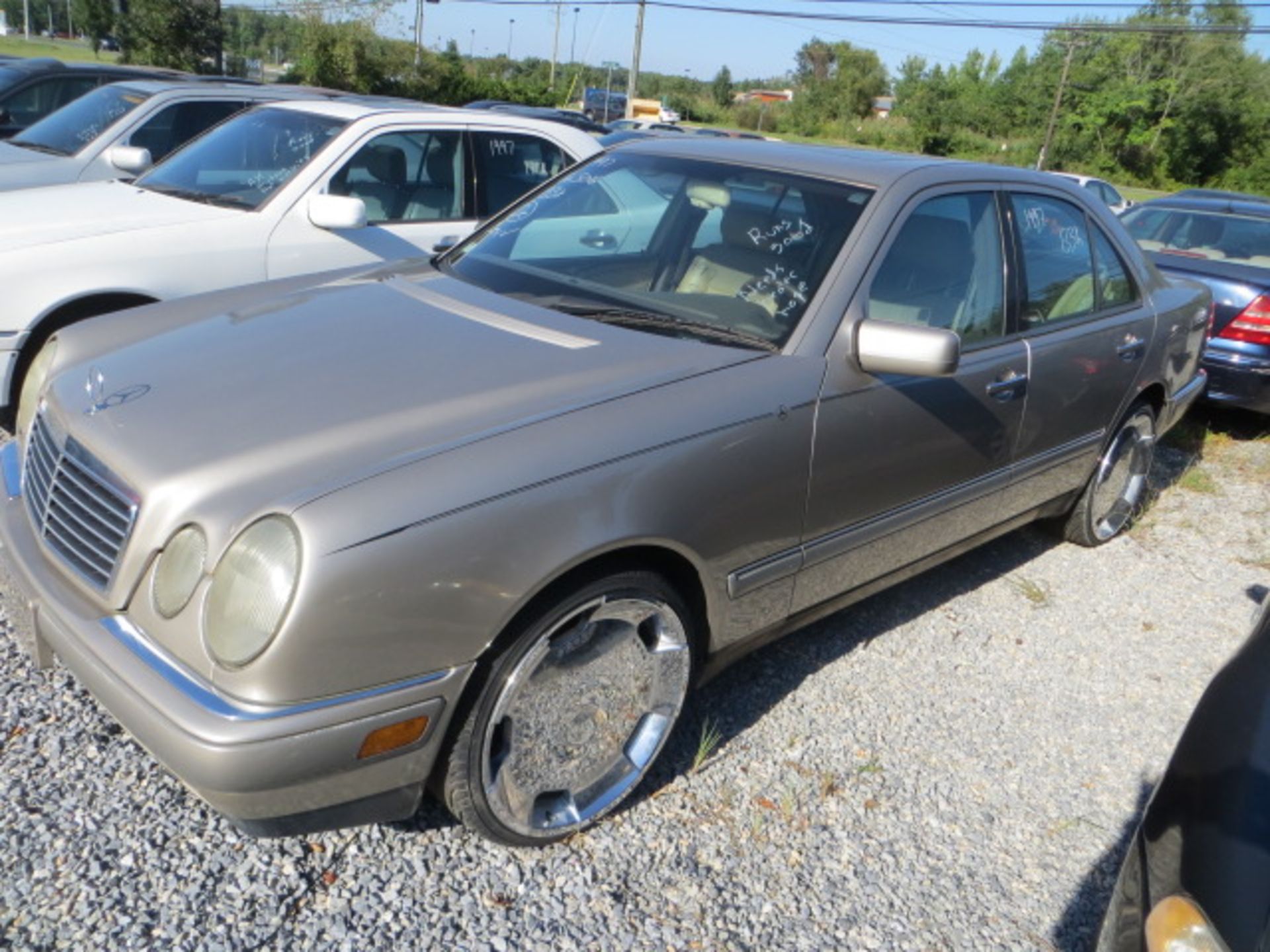 1997 Mercedes Benz E420-NEEDS HEATER HOSE 189000 MILES,VIN WDBJF72F8VA305016, SOLD WITH GOOD TRANSFE - Image 2 of 4