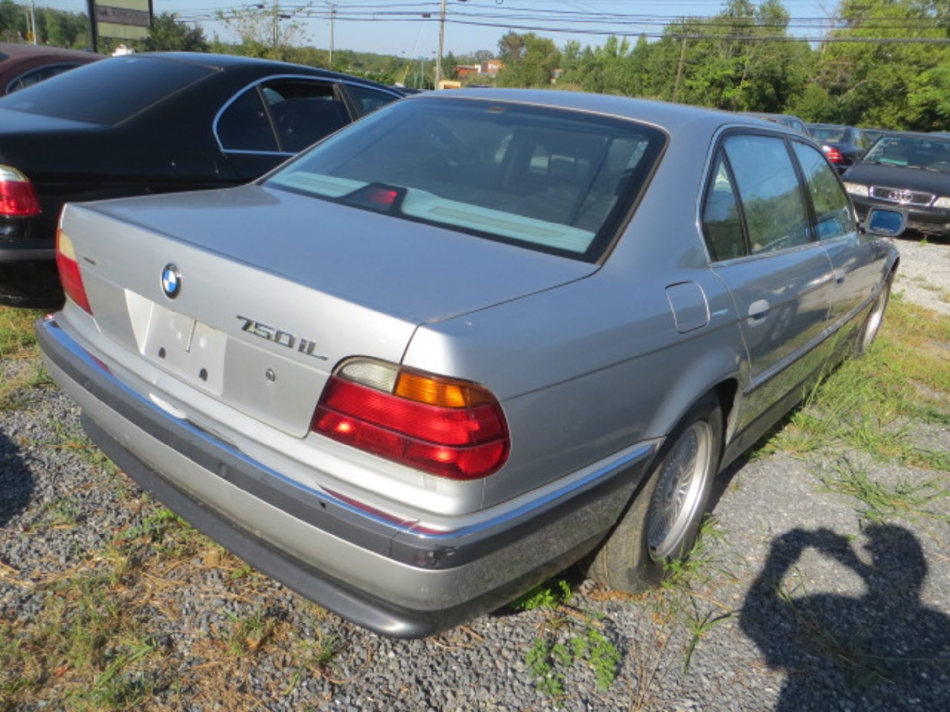 1998 BMW 750iL-NEEDS WORK-CRACKED SIDE GLASS 126000 MILES,VIN WBAGK232XWDH69608, SOLD WITH GOOD TRAN - Image 4 of 4