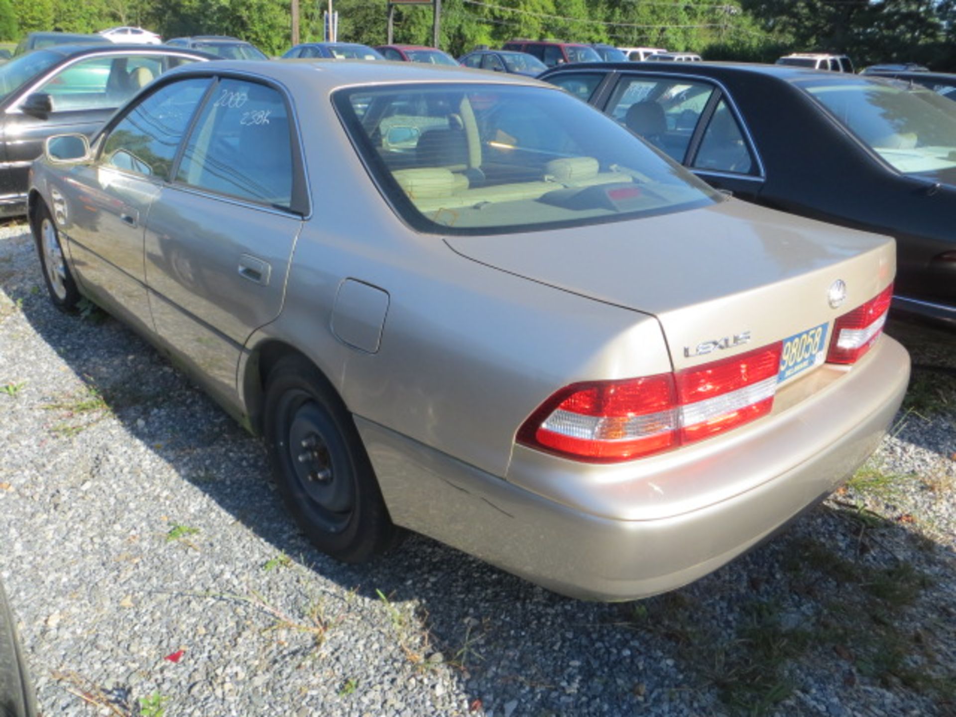 2000 Lexus ES300 238000 MILES,VIN JT8F28G3Y5093632, SOLD WITH GOOD TRANSFERABLE TITLE, ALL VEHICLES - Image 3 of 3