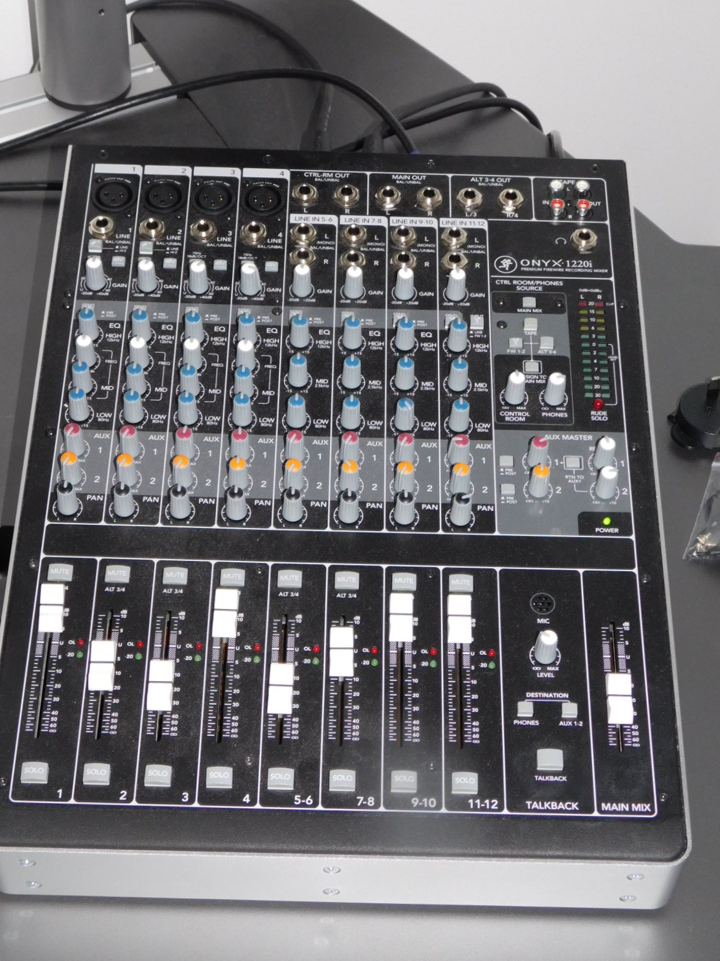 MACKIE ONYX 1220i - 12 CHNNEL FIREWIRE RECORDING MIXER