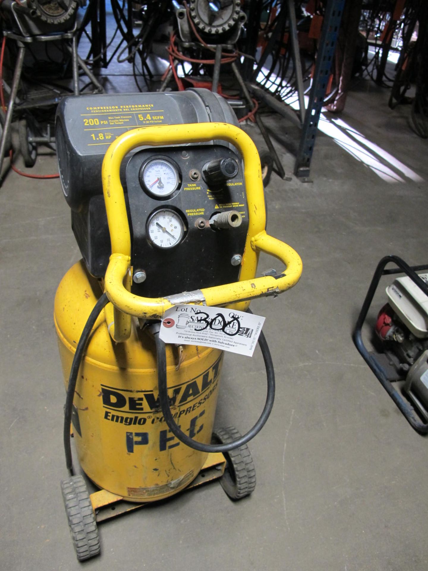 DeWalt 200 PSI Air Compressor