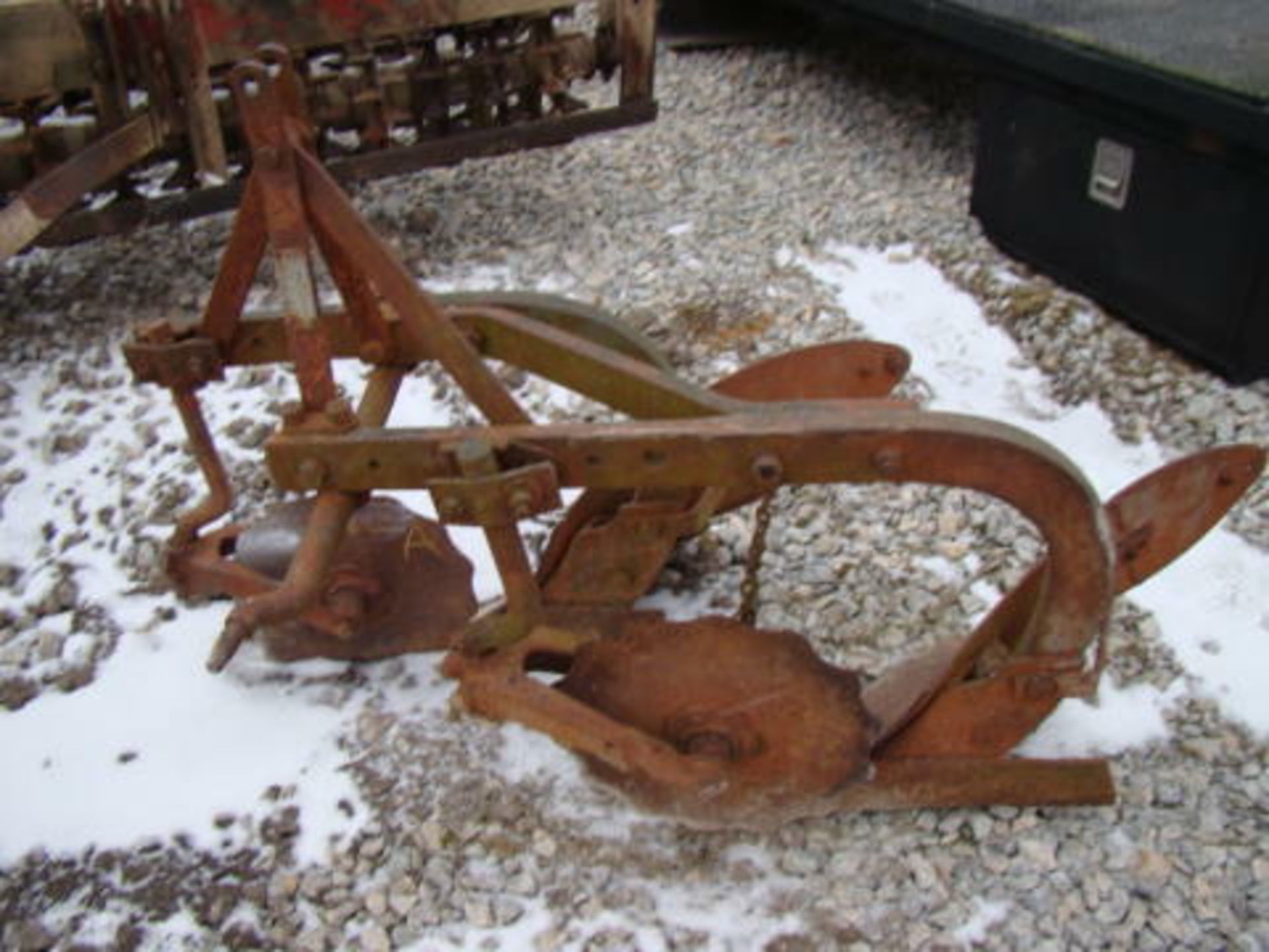 (Lot 188a) 3pt 2 bottom plow