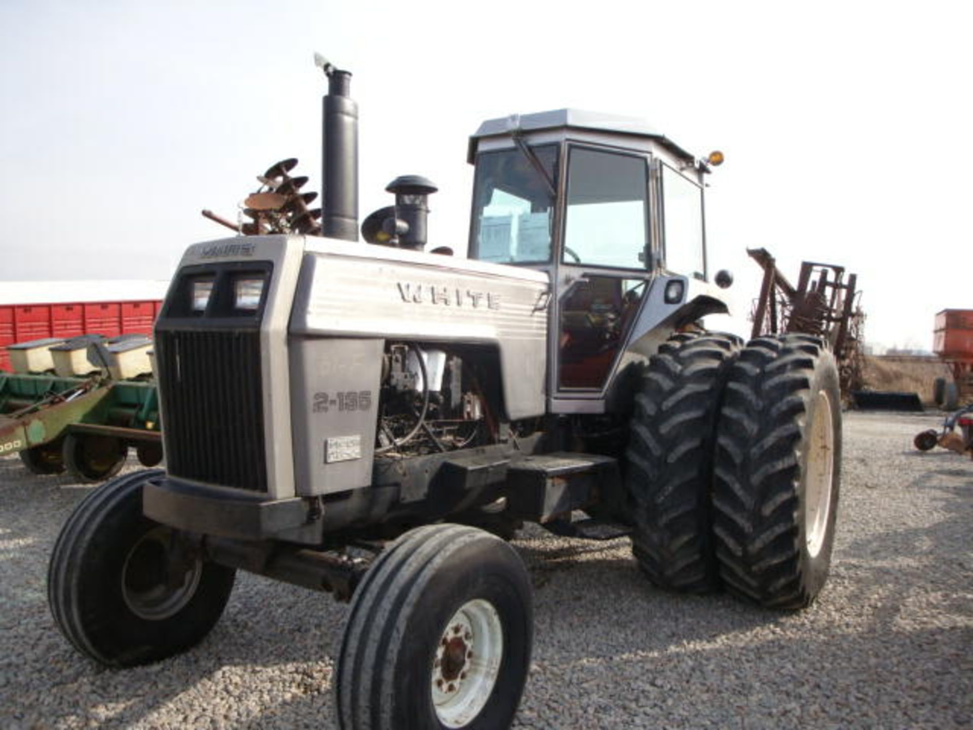 (Lot 61f) 1977 White 2-135 tractor w,duals (just spent 6k on machine have paper work)