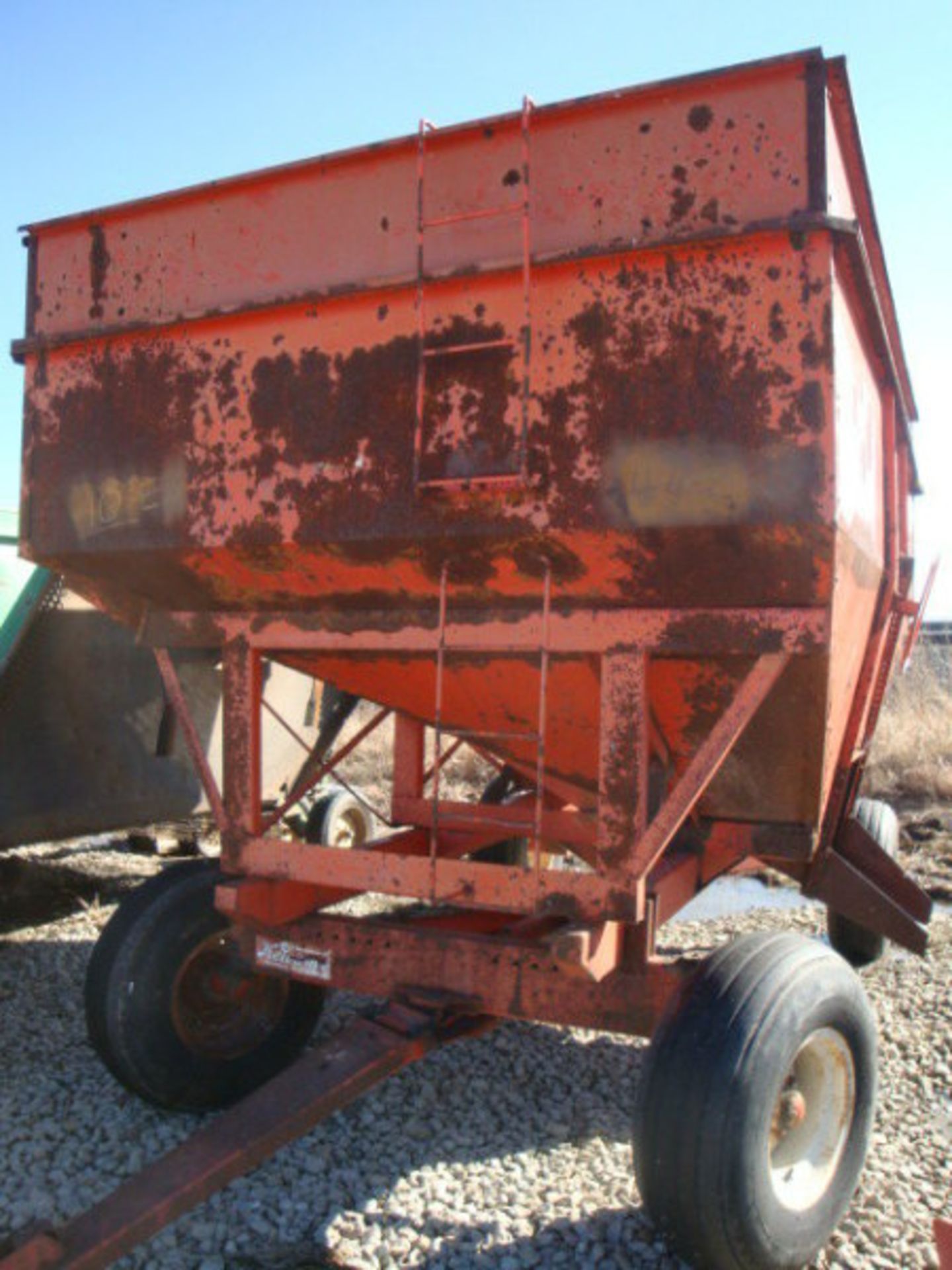 (Lot 10e) Kewanee 300 bushel gravity wagon