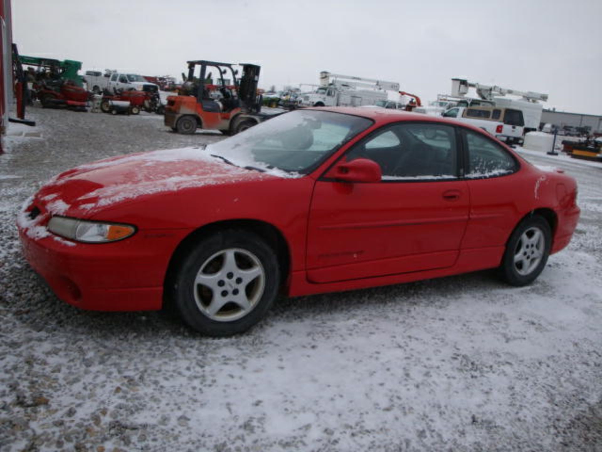 Lot 216a - (Lot 216a) 1998 Pontiac Grand Prix