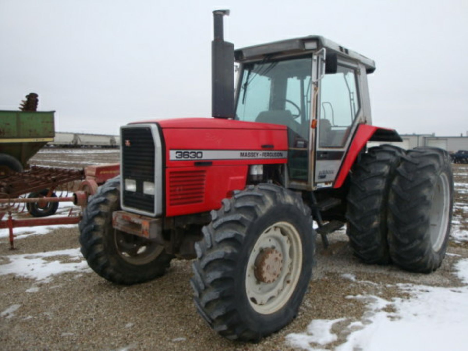 (Lot 30a) 1990 Massey Ferguson  3630 tractor w/cab, new rear inside tires, 7,680 hrs, runs - Image 2 of 4