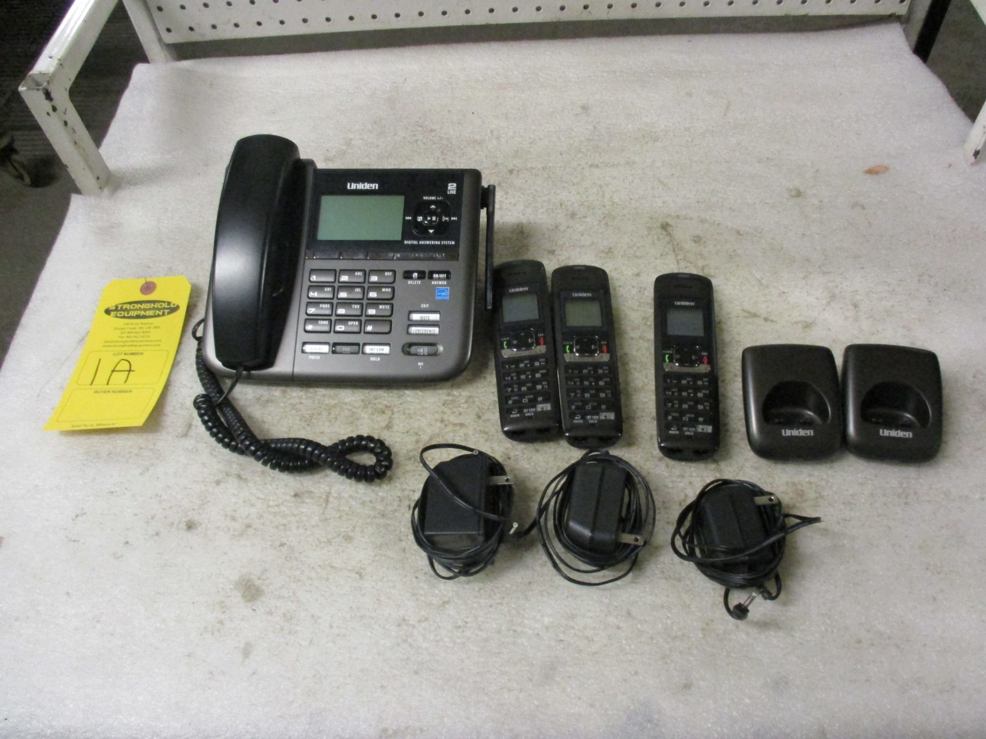 Uniden 2-LINE Cordless Phone System - complete with base unit with digital answering machine and